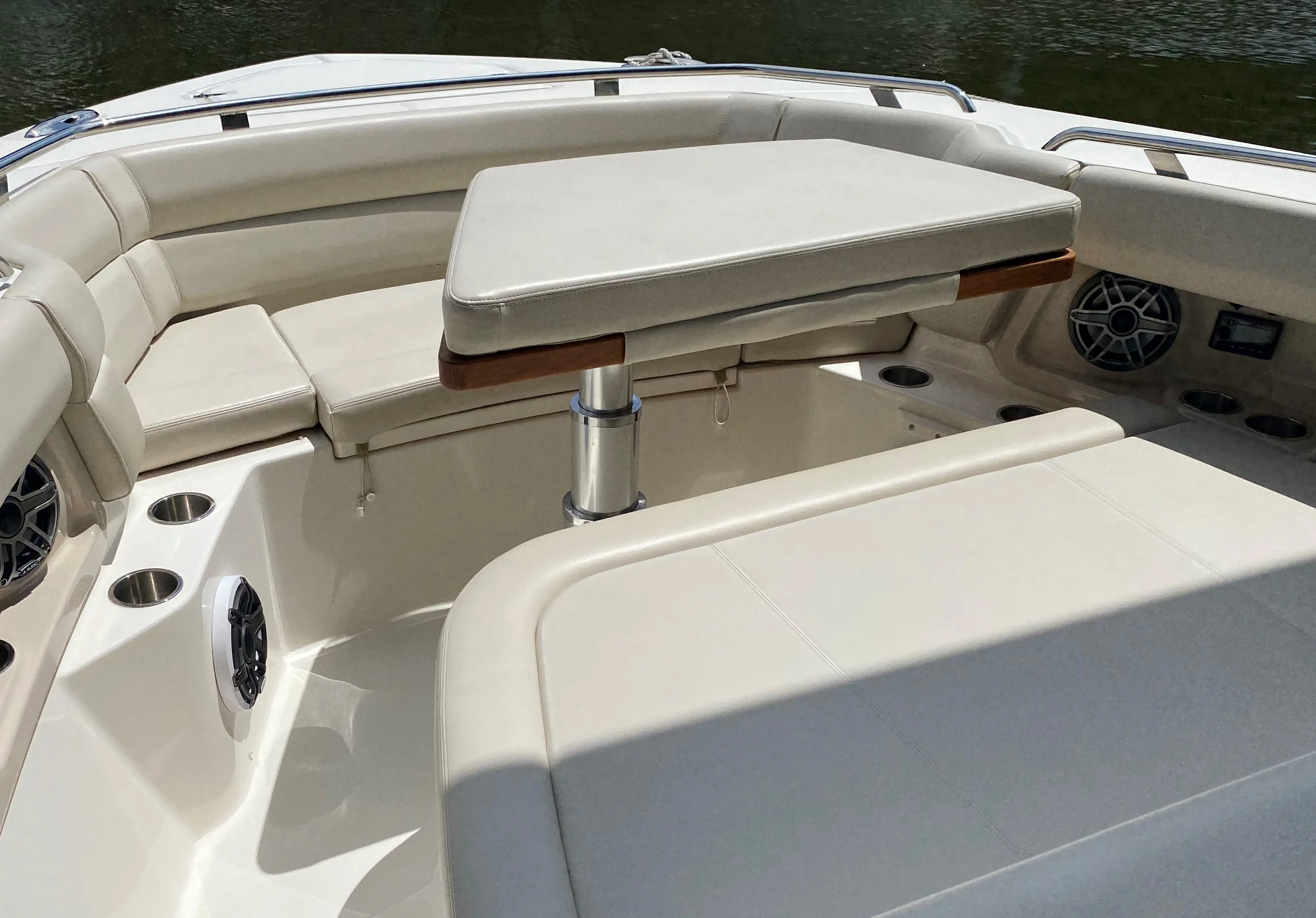 2020 Boston Whaler 350 REALM Image Thumbnail #12