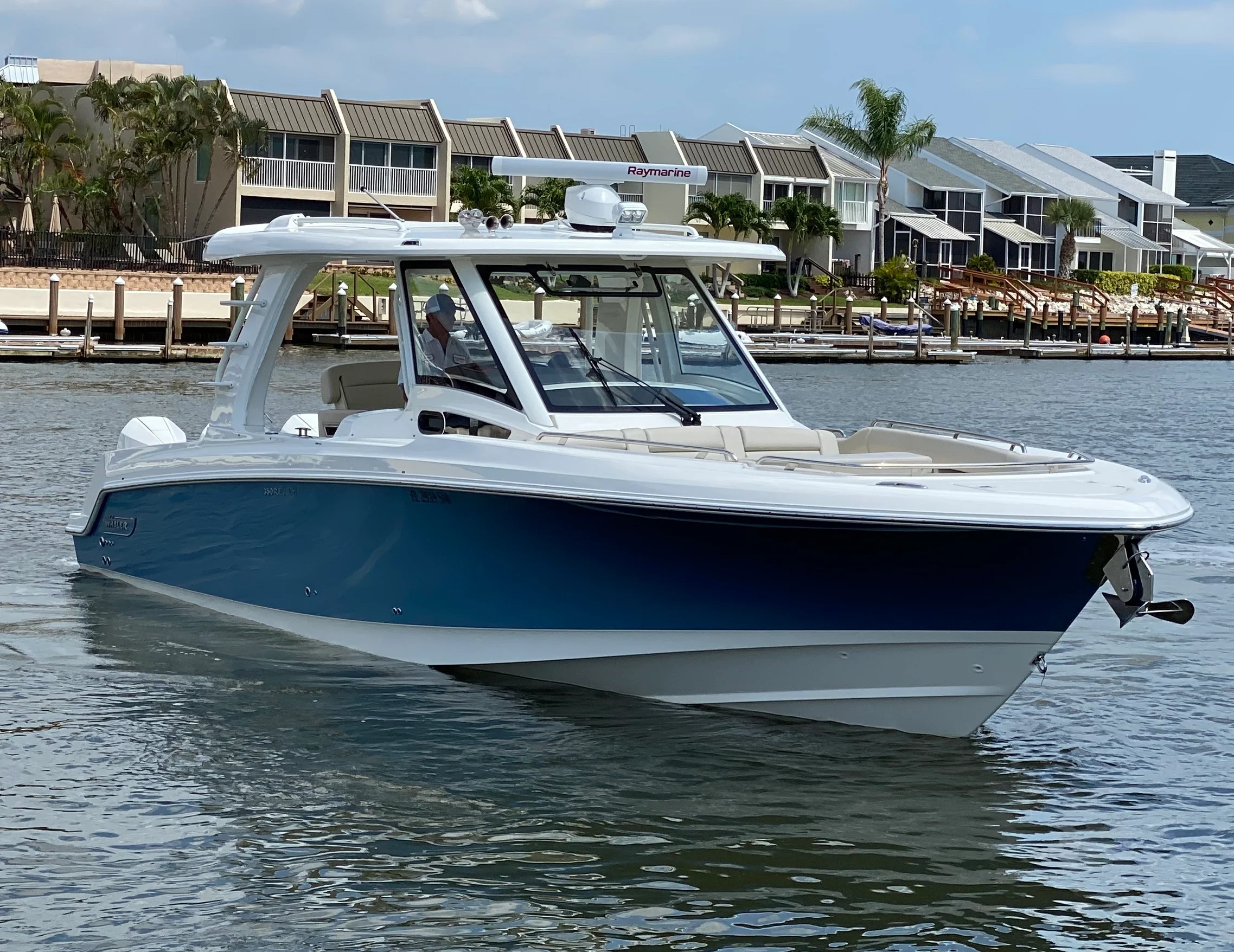 2020 Boston Whaler 350 REALM Image Thumbnail #2