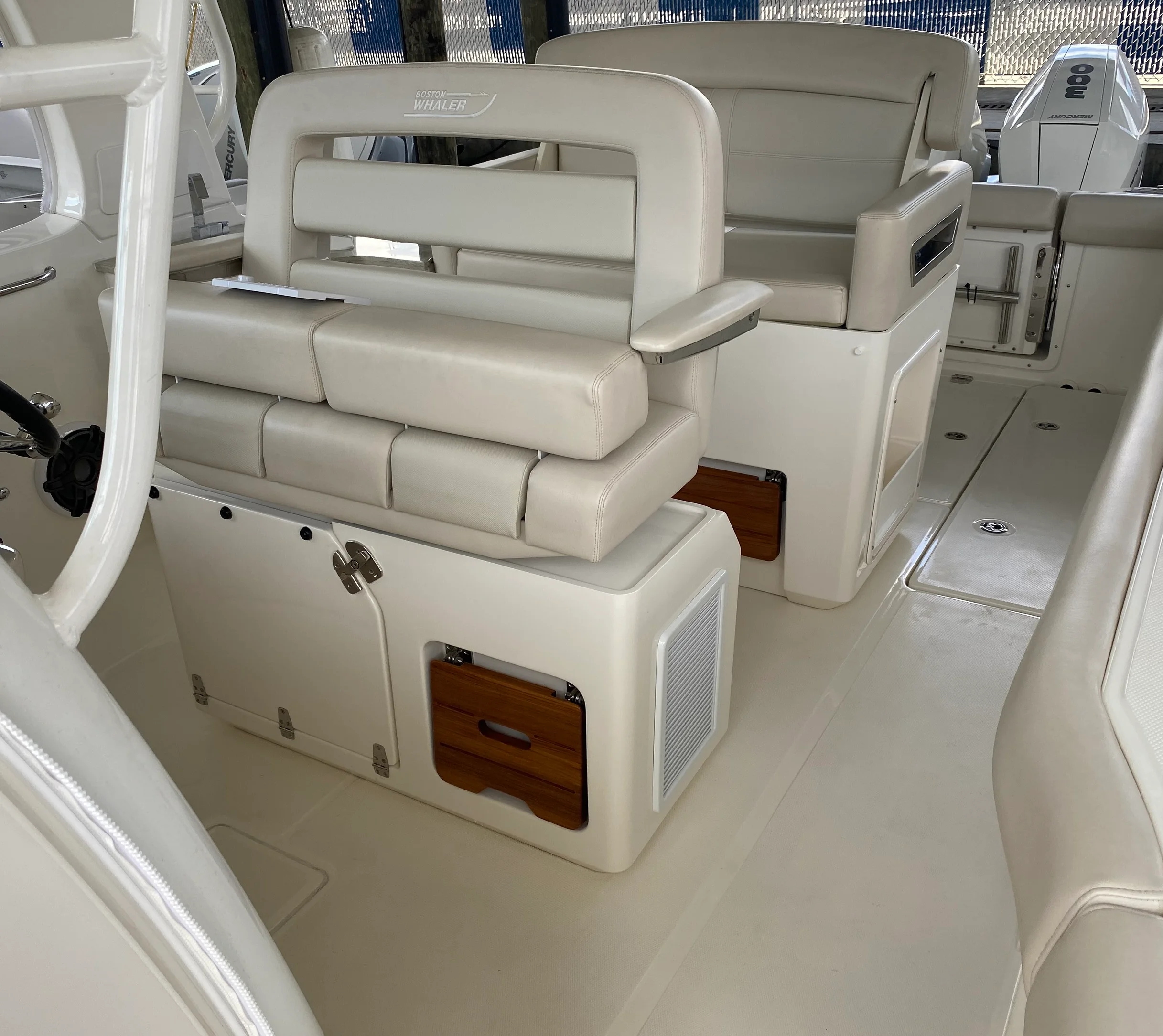 2020 Boston Whaler 350 REALM Image Thumbnail #10