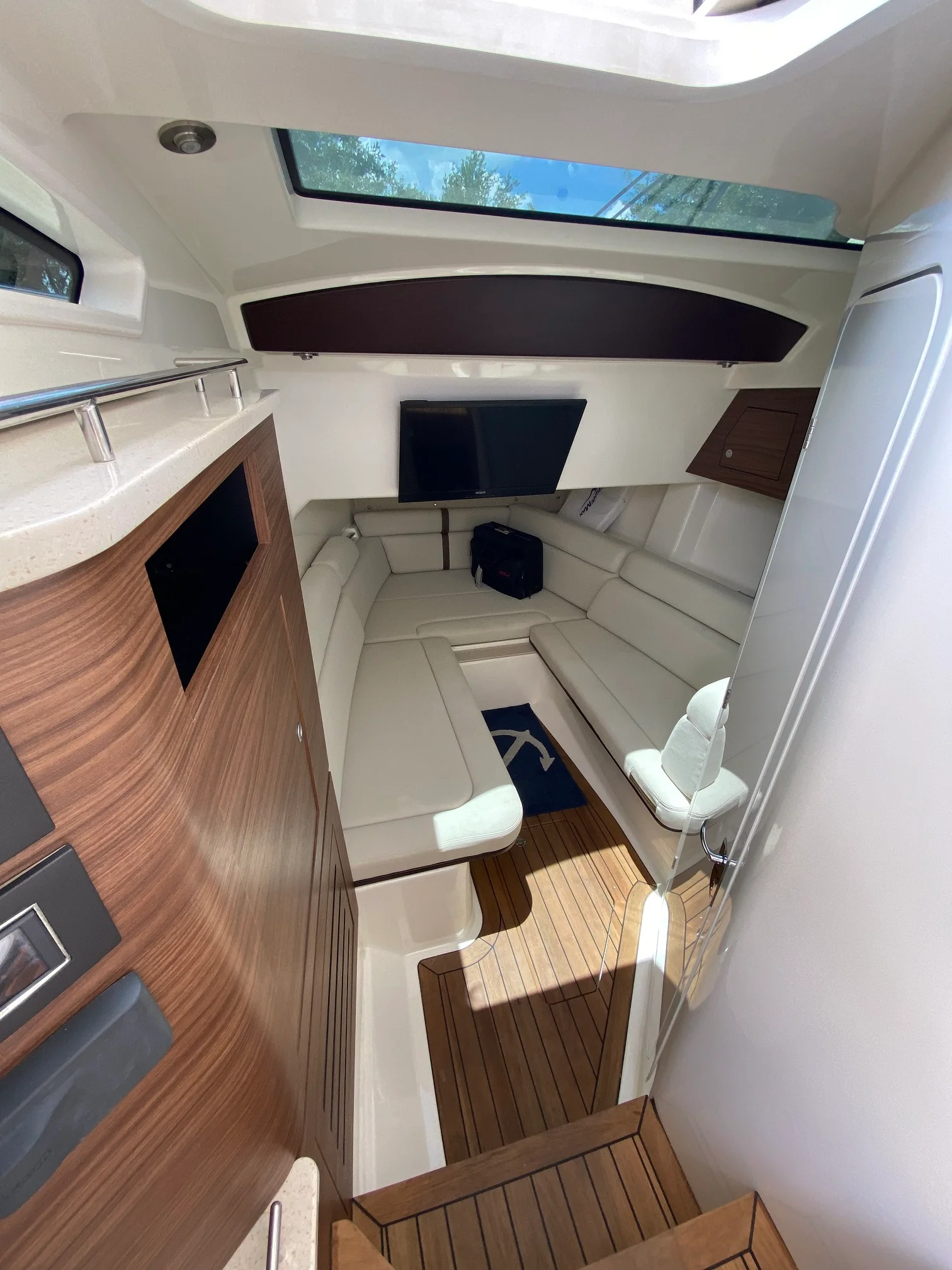 2020 Boston Whaler 350 REALM Image Thumbnail #16