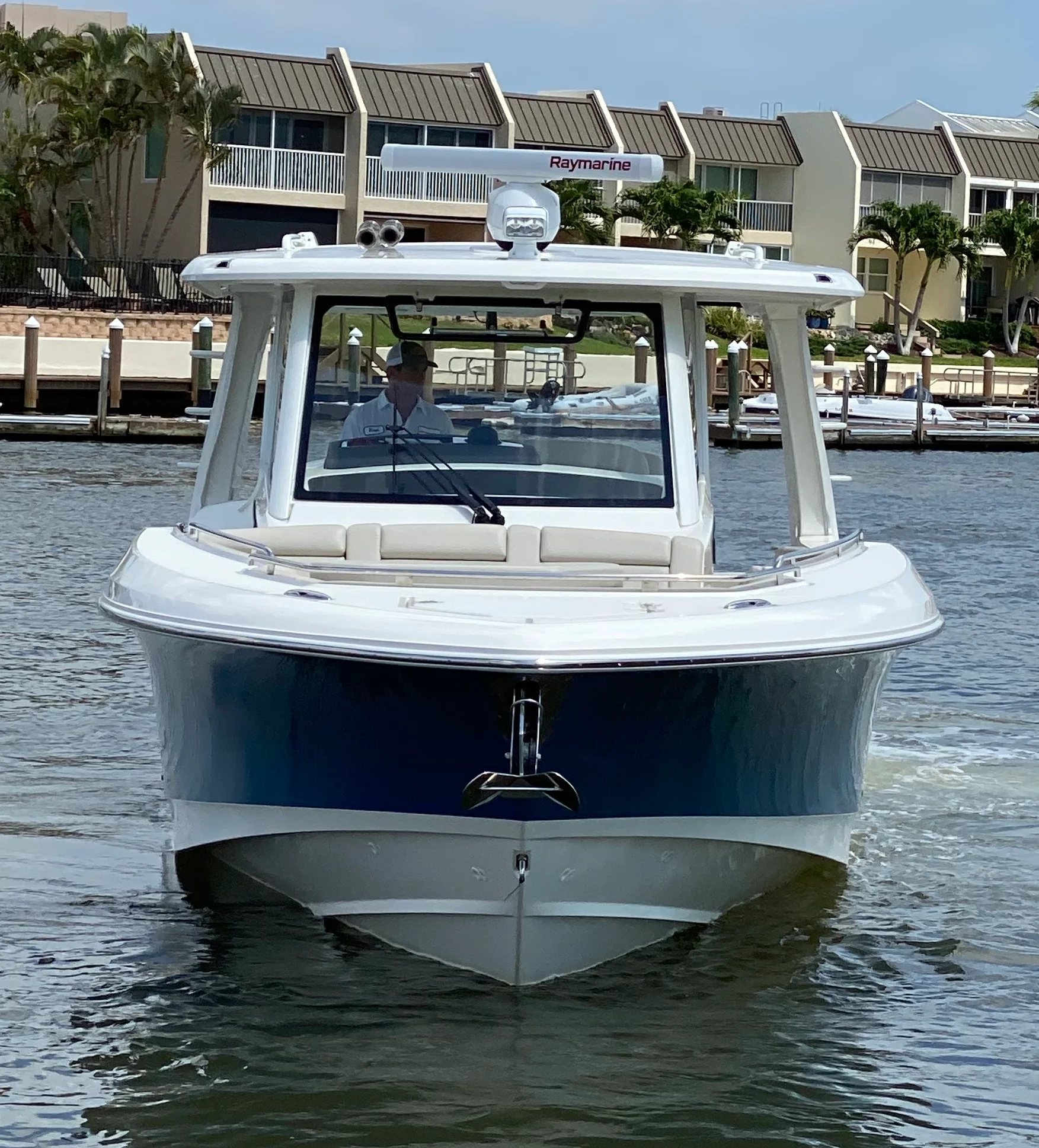 2020 Boston Whaler 350 REALM Image Thumbnail #3