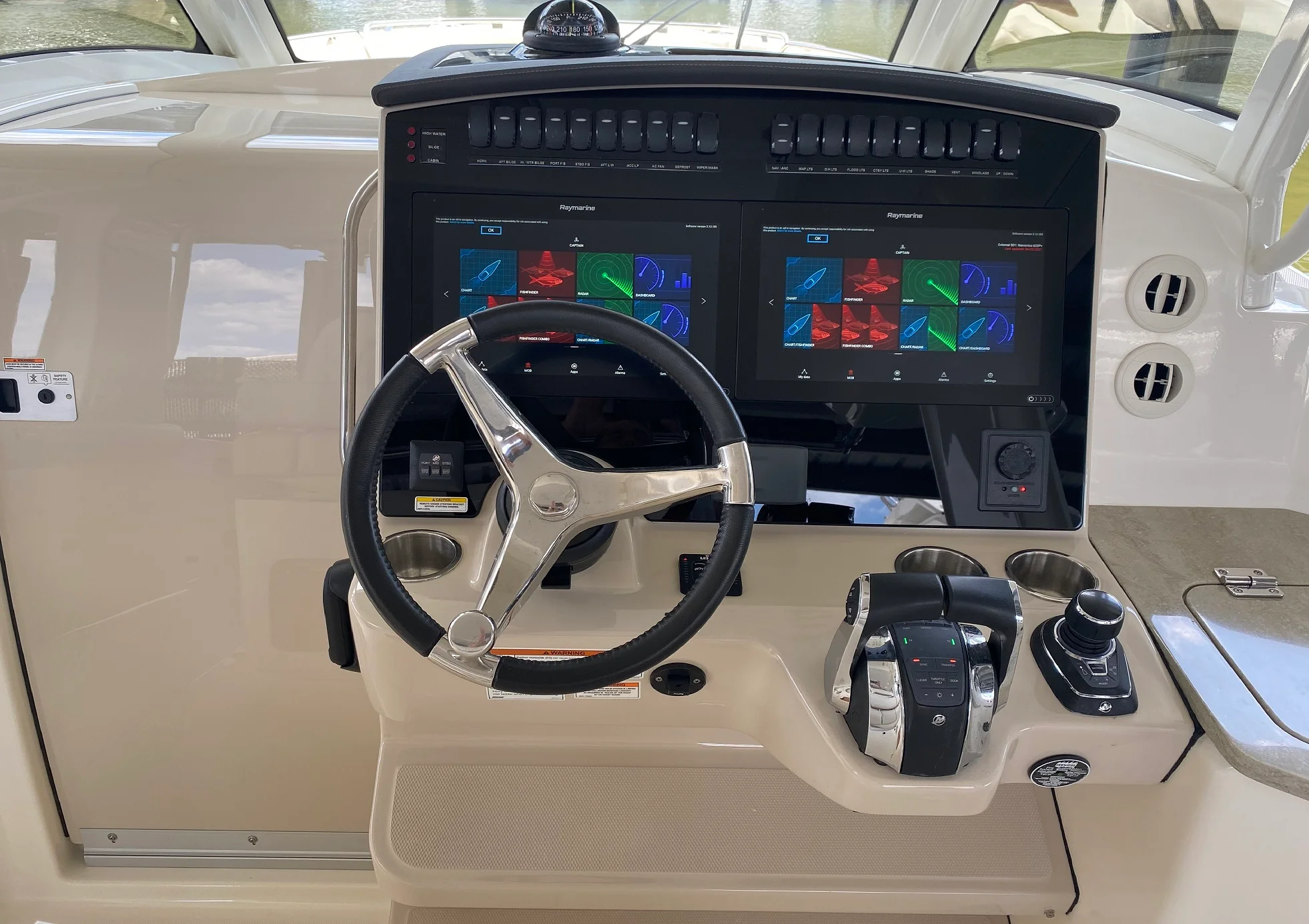 2020 Boston Whaler 350 REALM Image Thumbnail #7