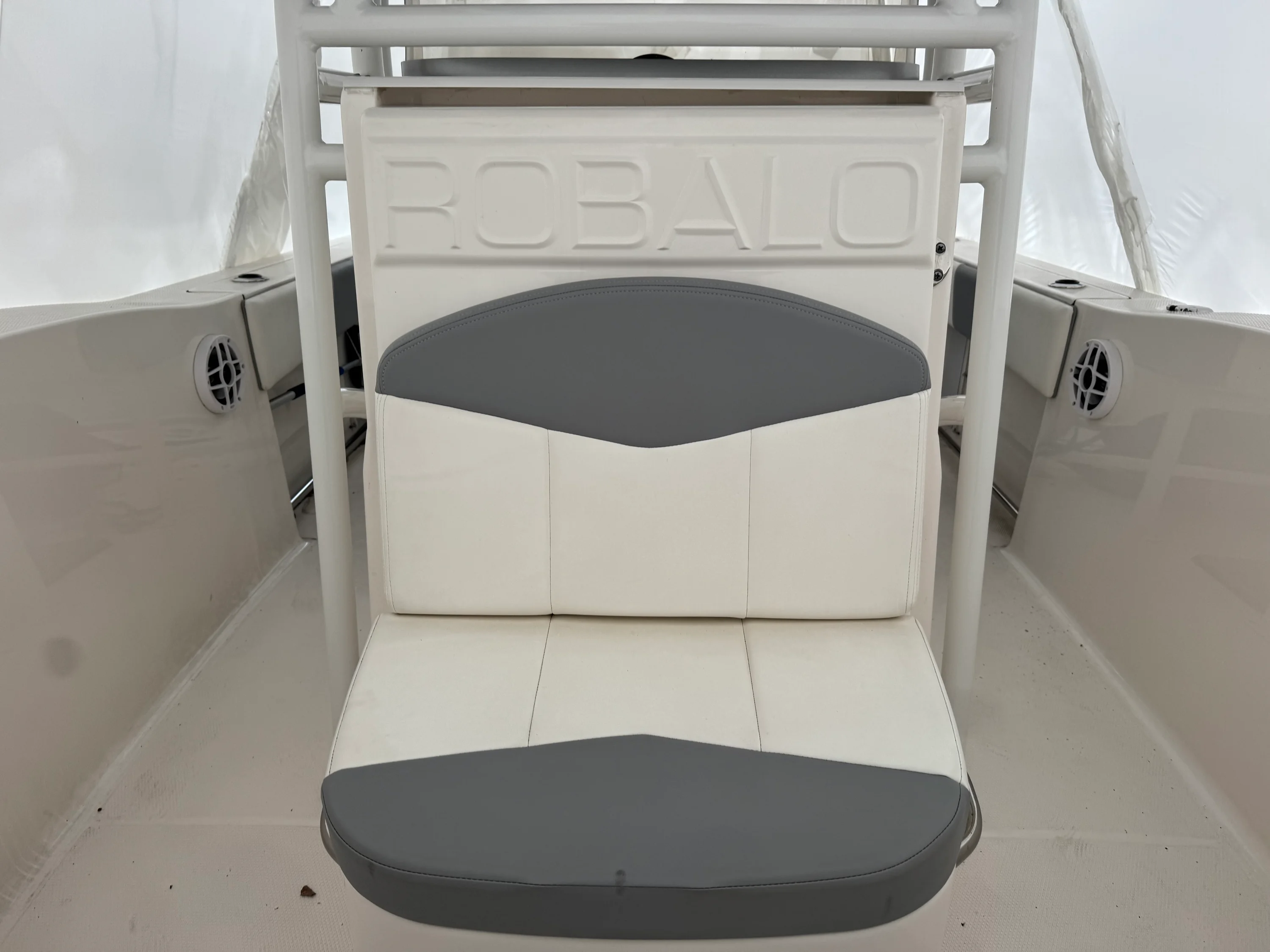 2022 Robalo R200 CC Image Thumbnail #7