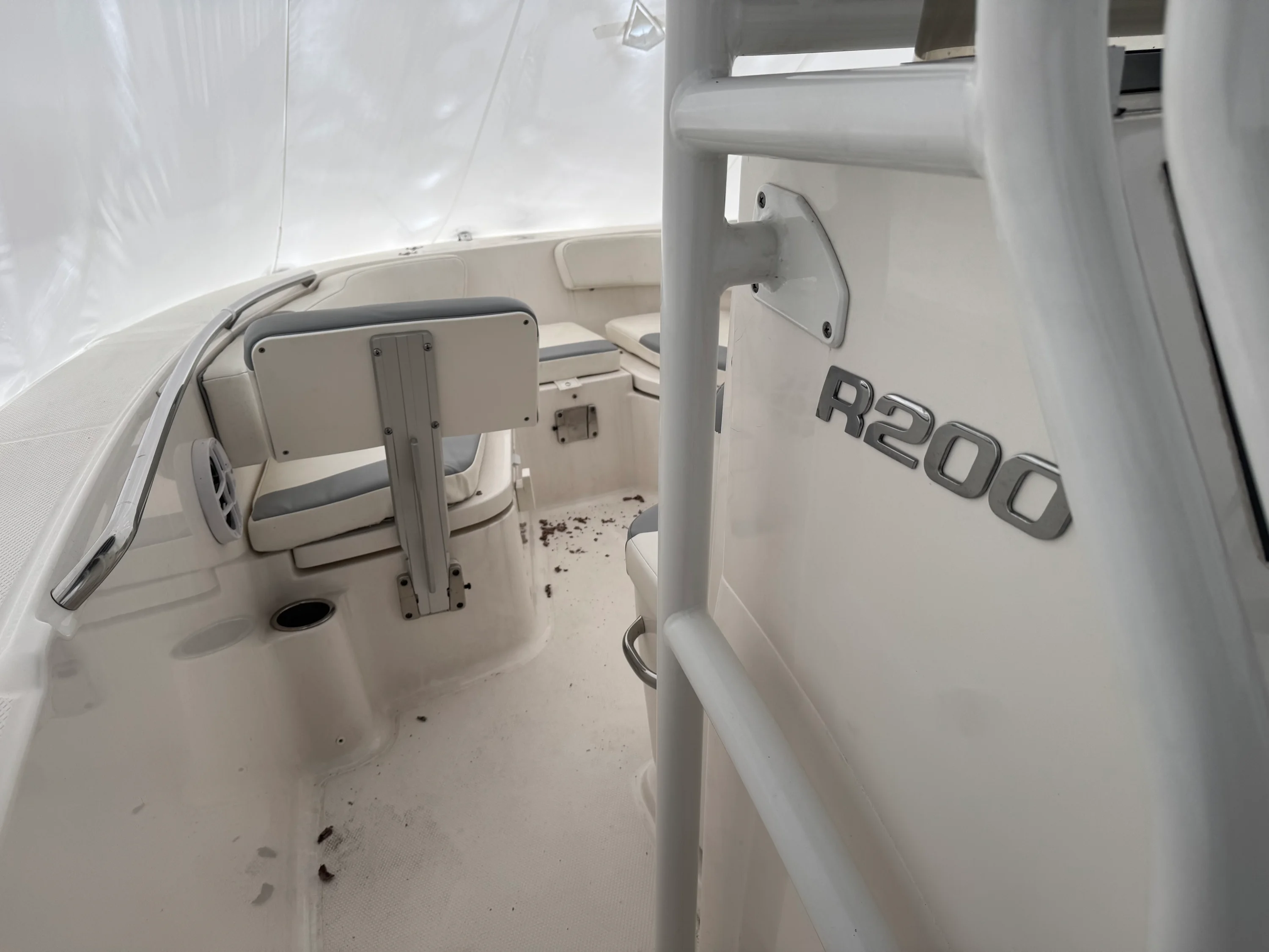 2022 Robalo R200 CC Image Thumbnail #13