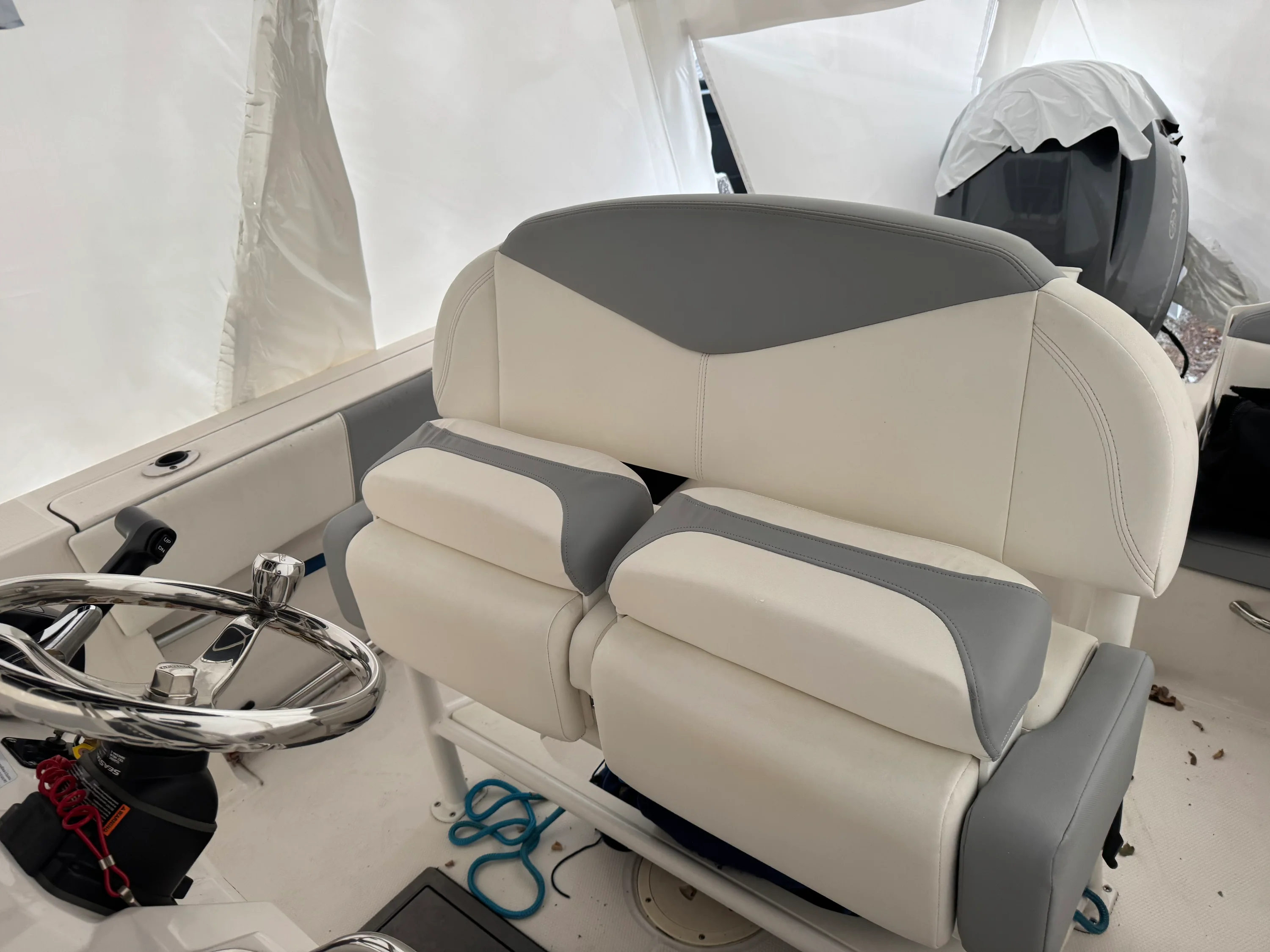 2022 Robalo R200 CC Image Thumbnail #11