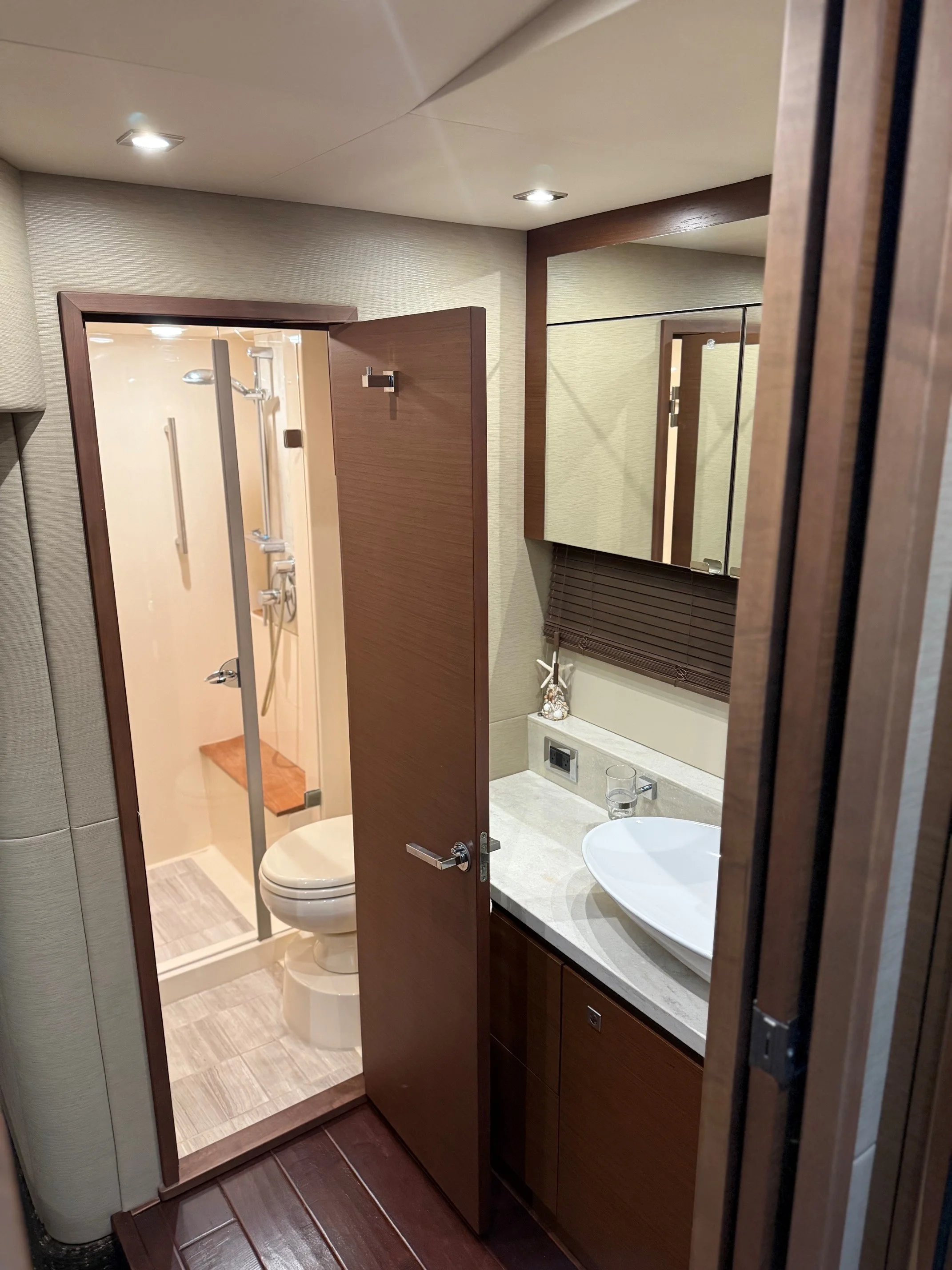 2016 Sea Ray 510 SUNDANCER Image Thumbnail #38