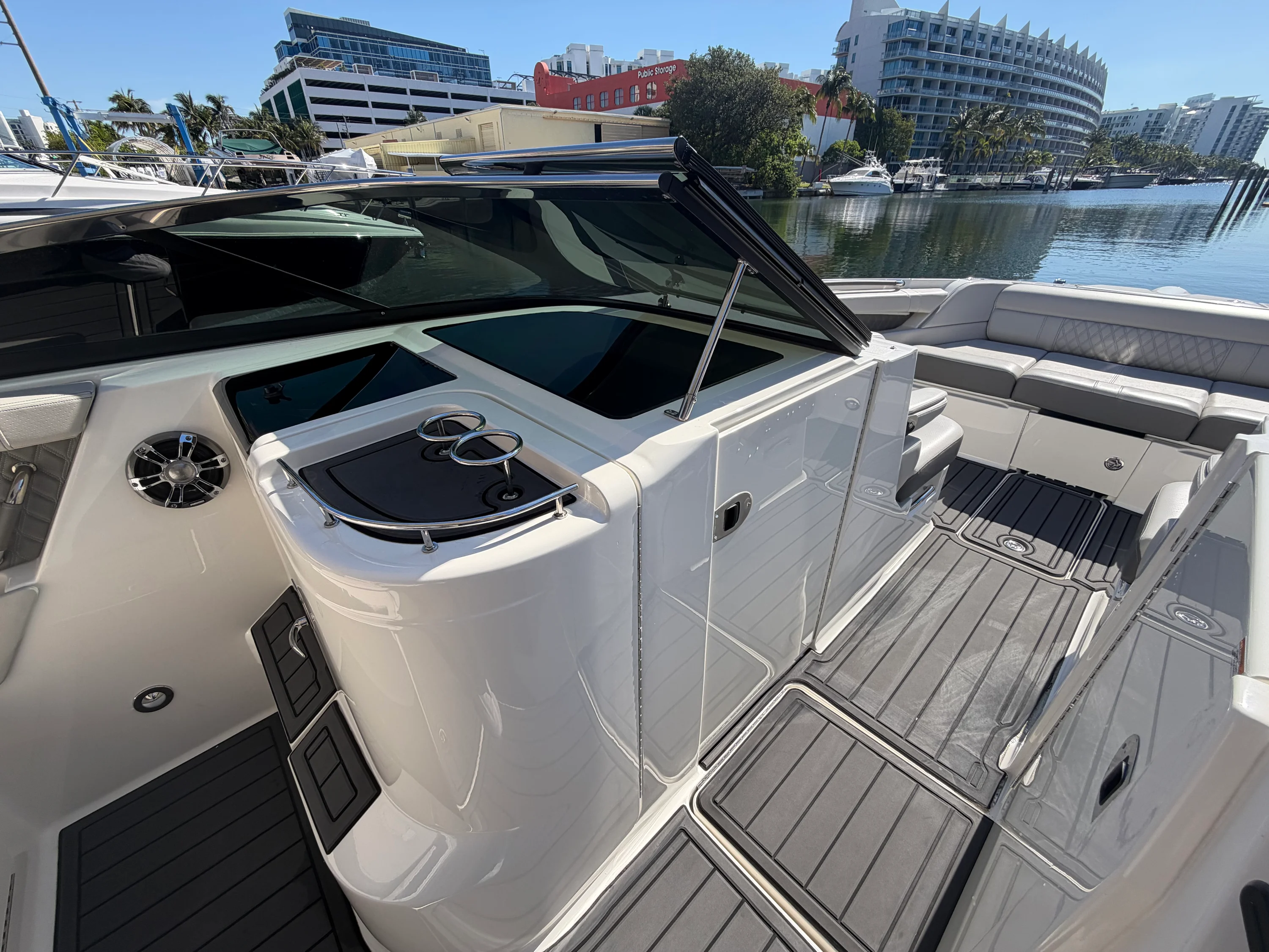 2023 Sea Ray 350 SLX OB Image Thumbnail #68