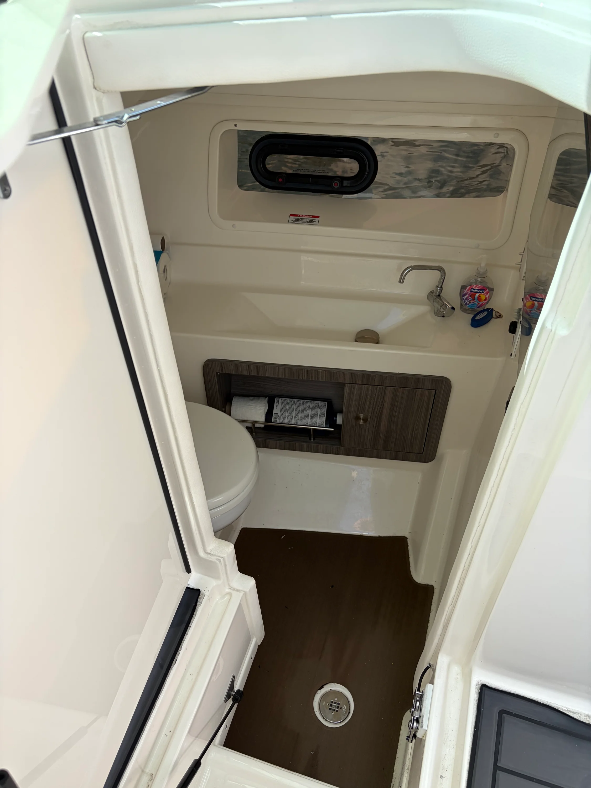 2023 Sea Ray 350 SLX OB Image Thumbnail #24