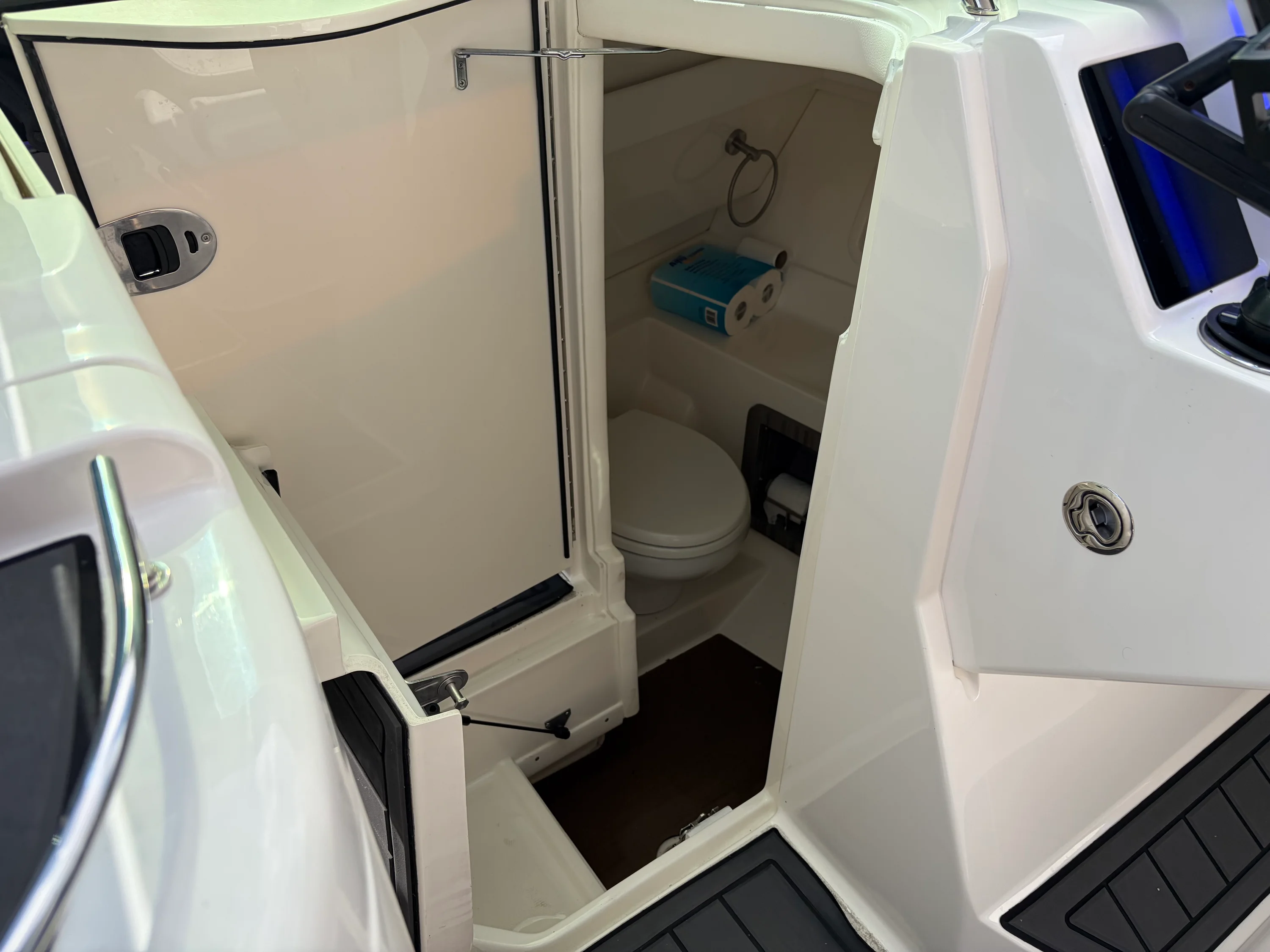 2023 Sea Ray 350 SLX OB Image Thumbnail #23
