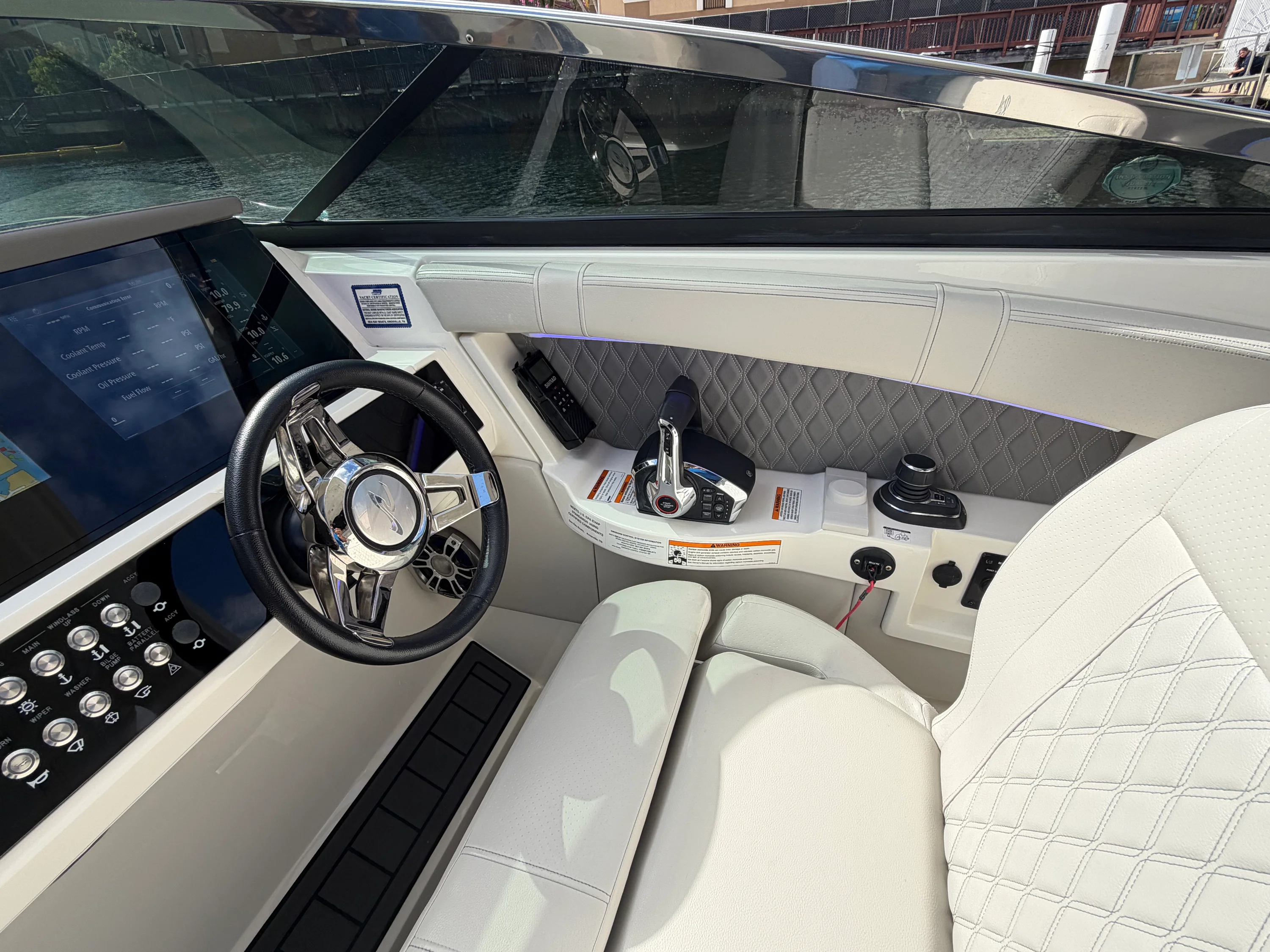 2023 Sea Ray 350 SLX OB Image Thumbnail #17