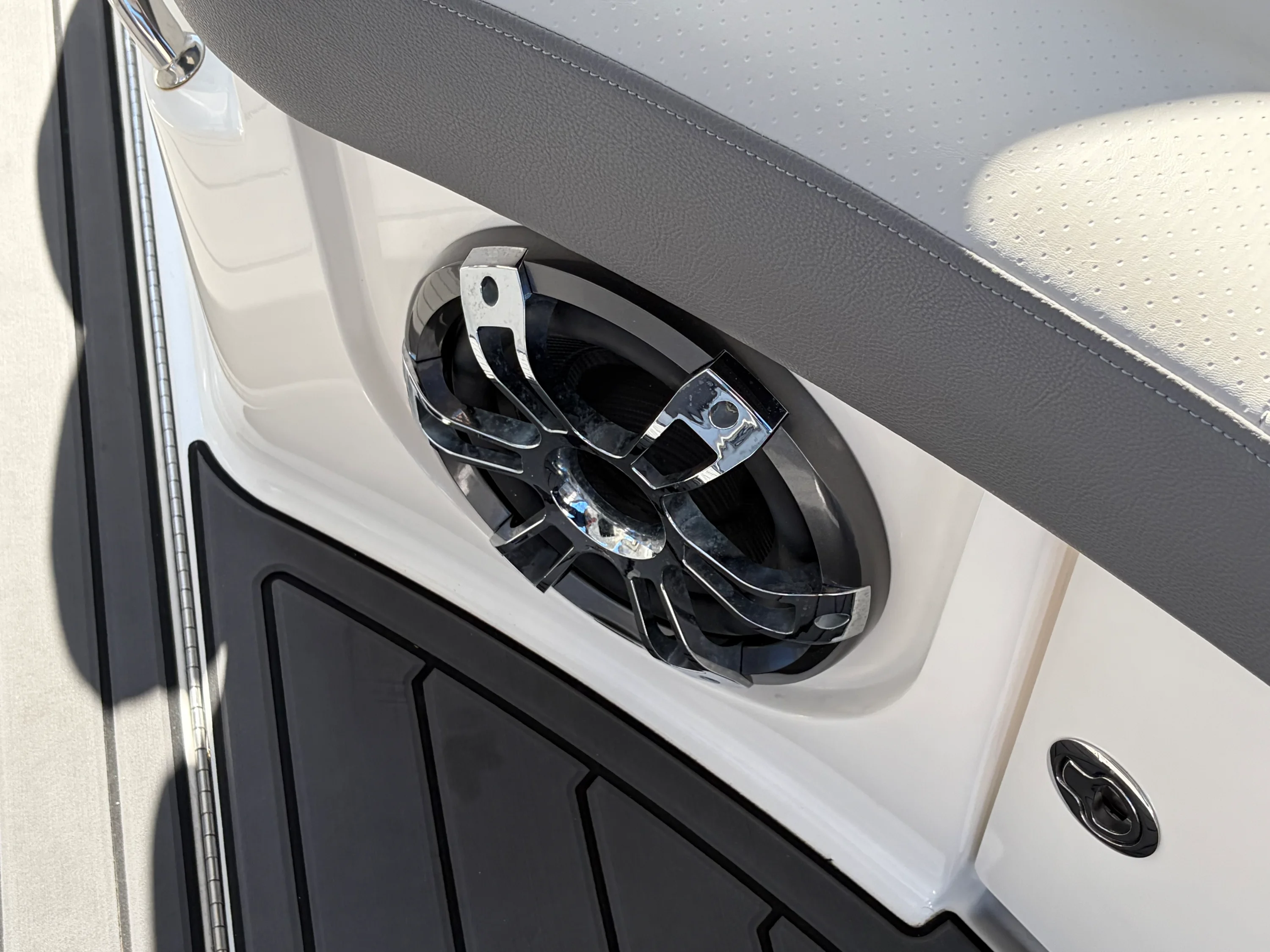 2023 Sea Ray 350 SLX OB Image Thumbnail #60