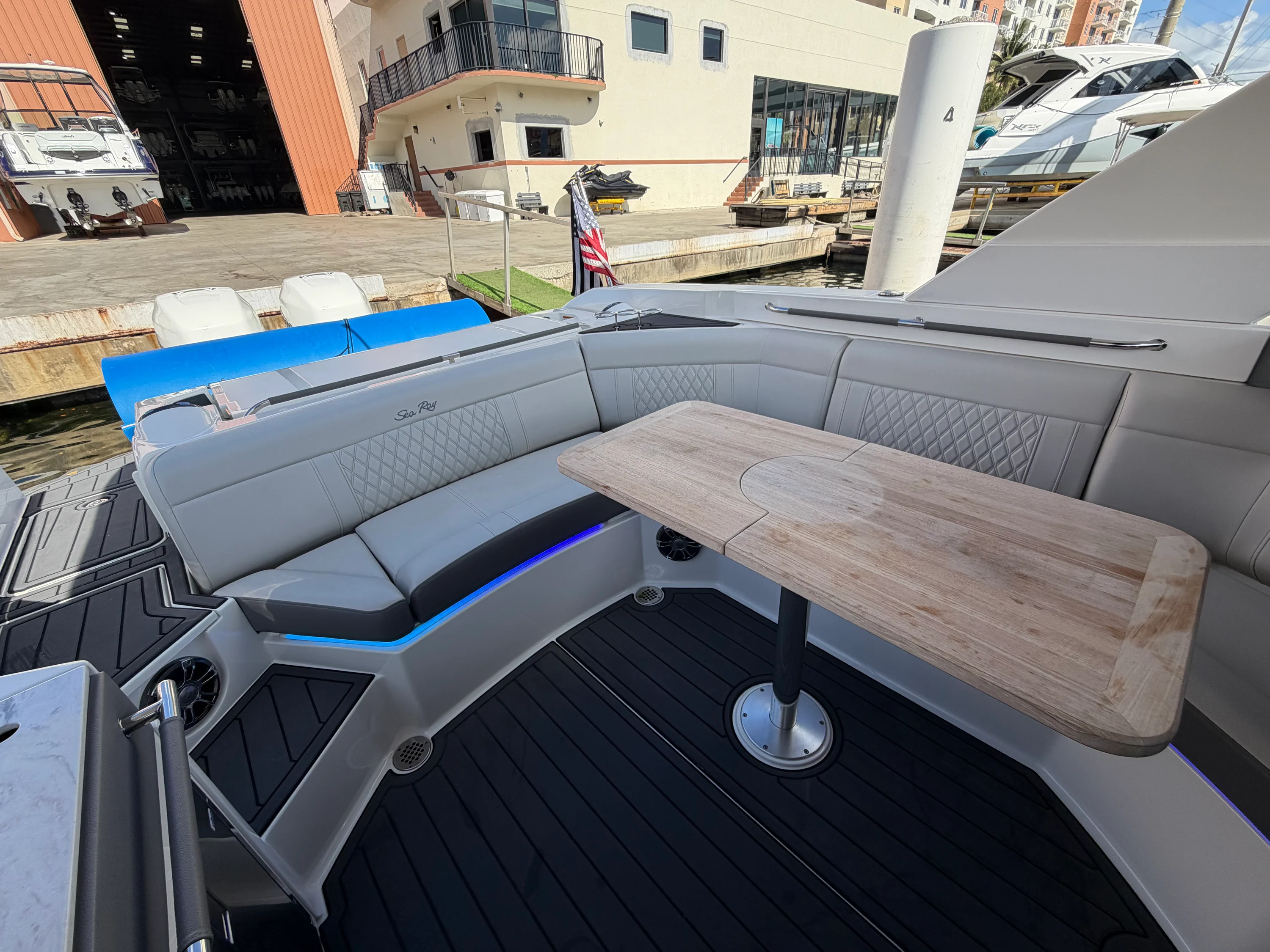 2023 Sea Ray 350 SLX OB Image Thumbnail #13