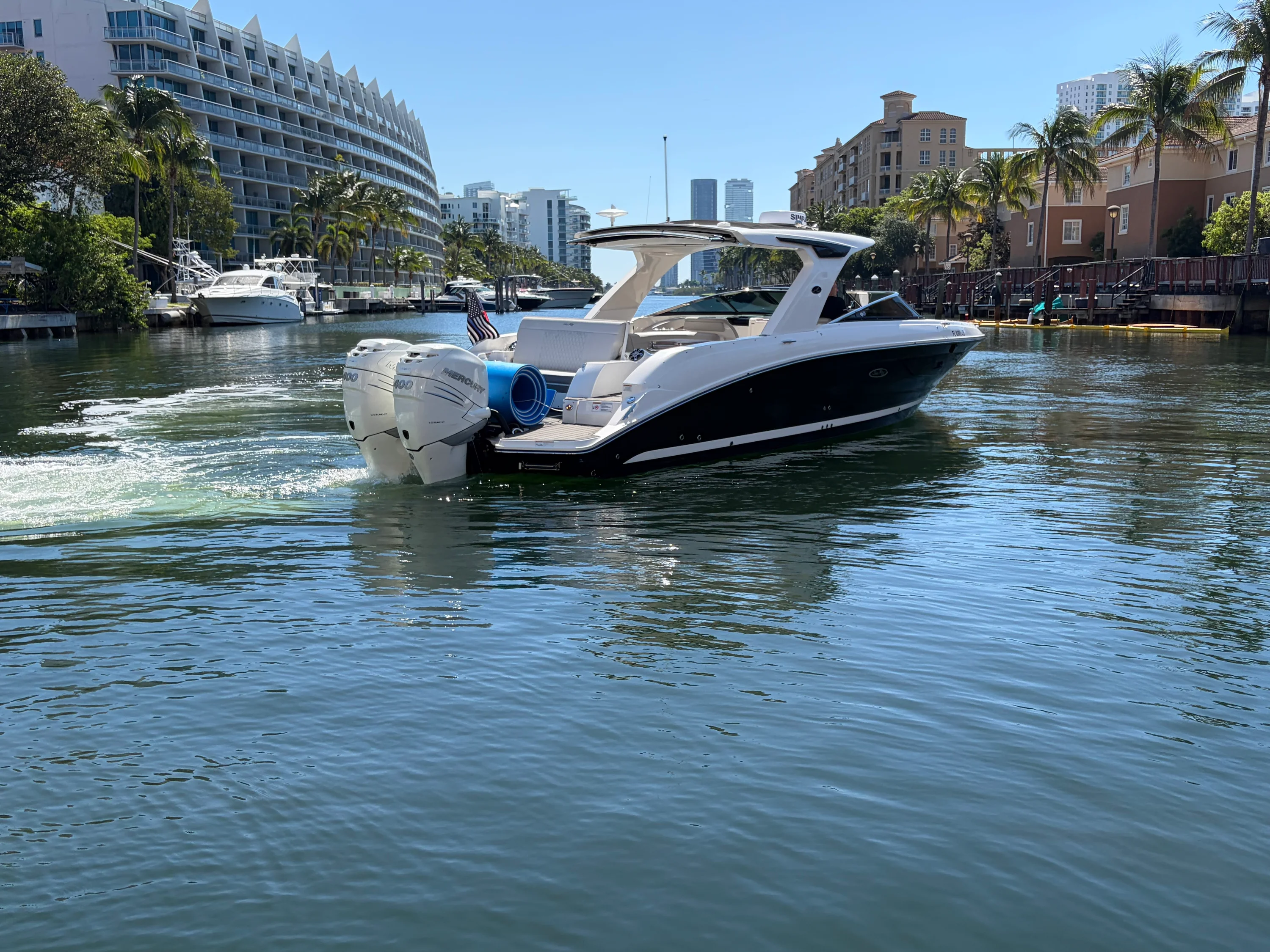 2023 Sea Ray 350 SLX OB Image Thumbnail #11