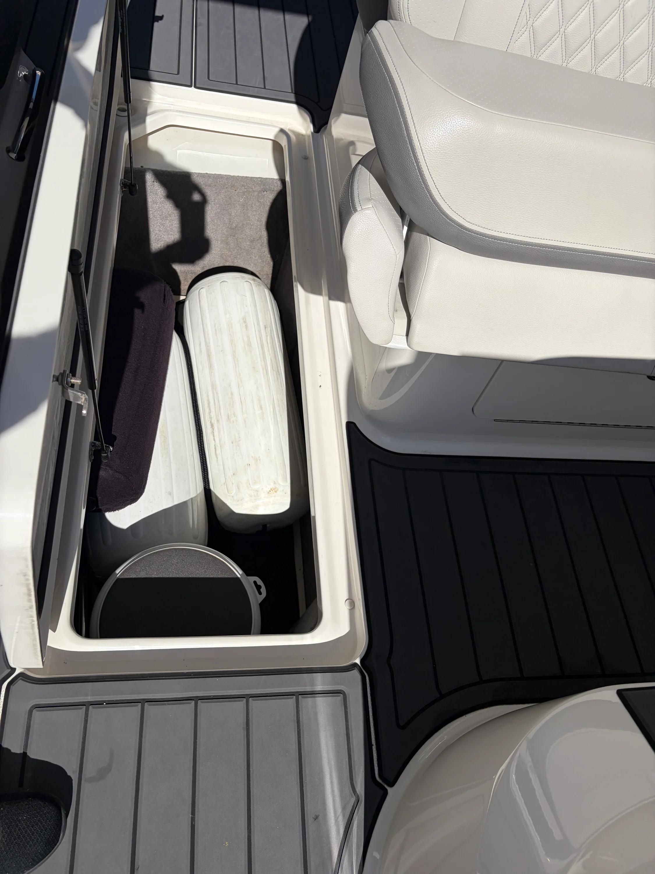 2023 Sea Ray 350 SLX OB Image Thumbnail #56