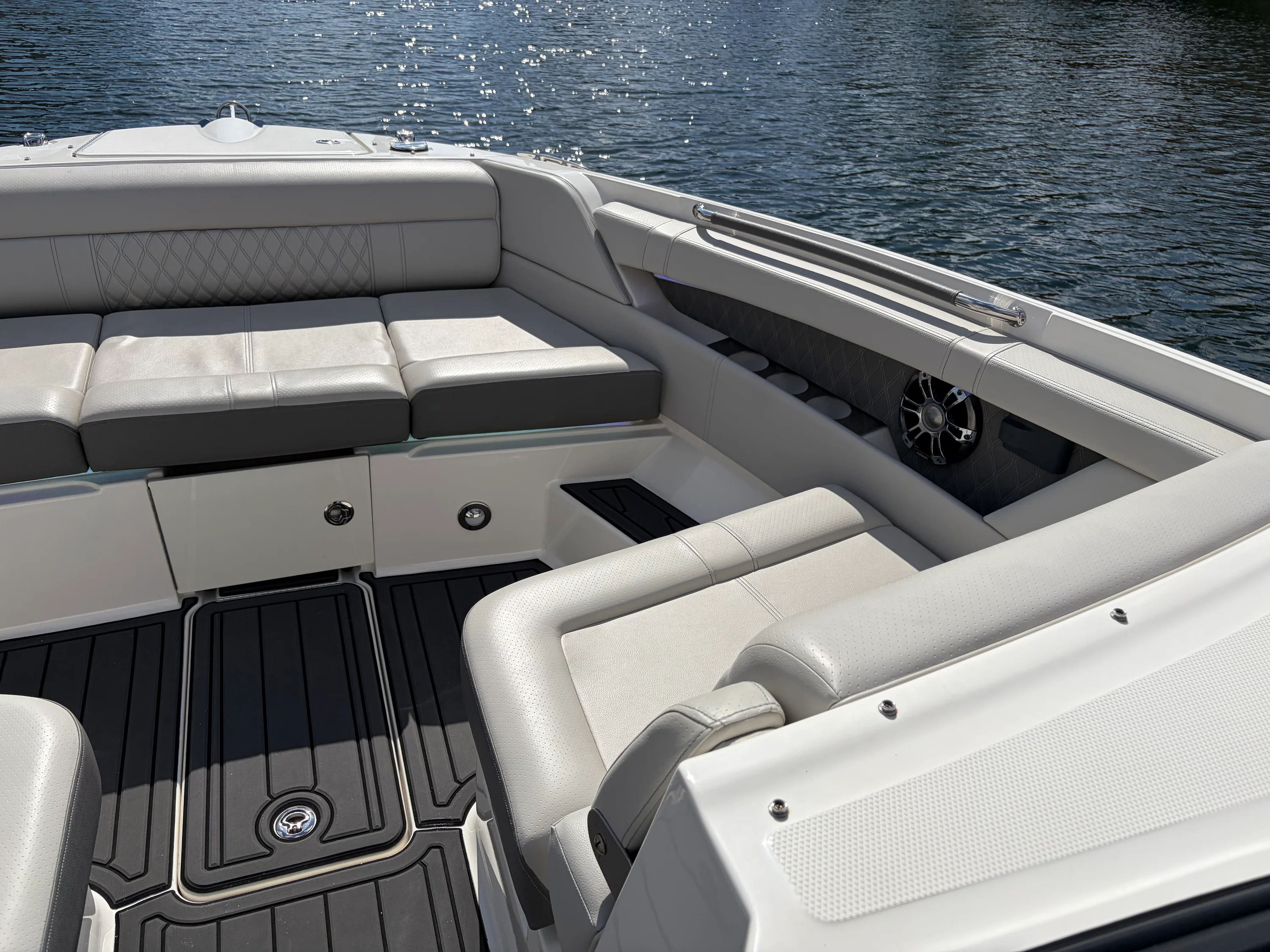 2023 Sea Ray 350 SLX OB Image Thumbnail #27