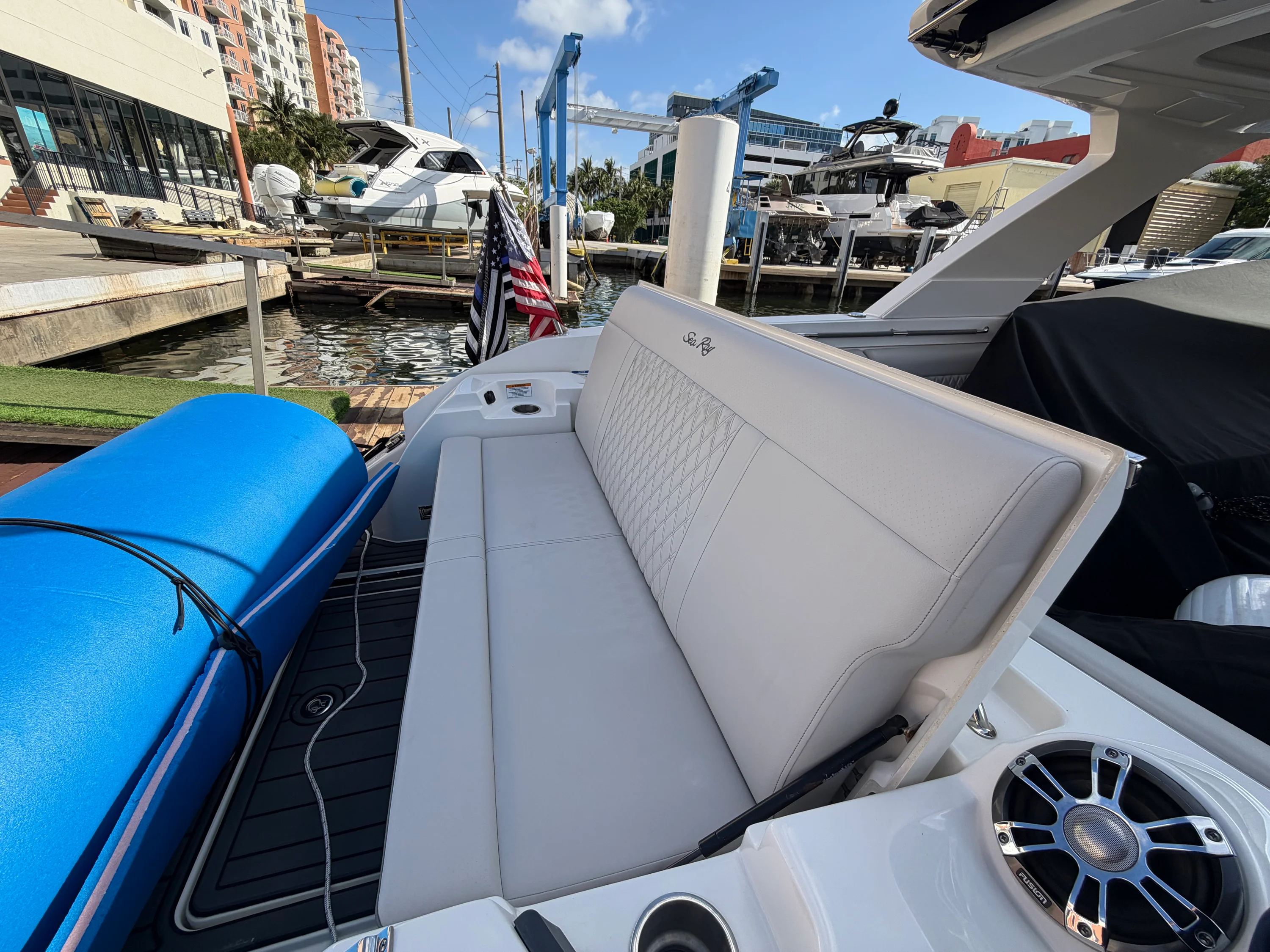 2023 Sea Ray 350 SLX OB Image Thumbnail #8