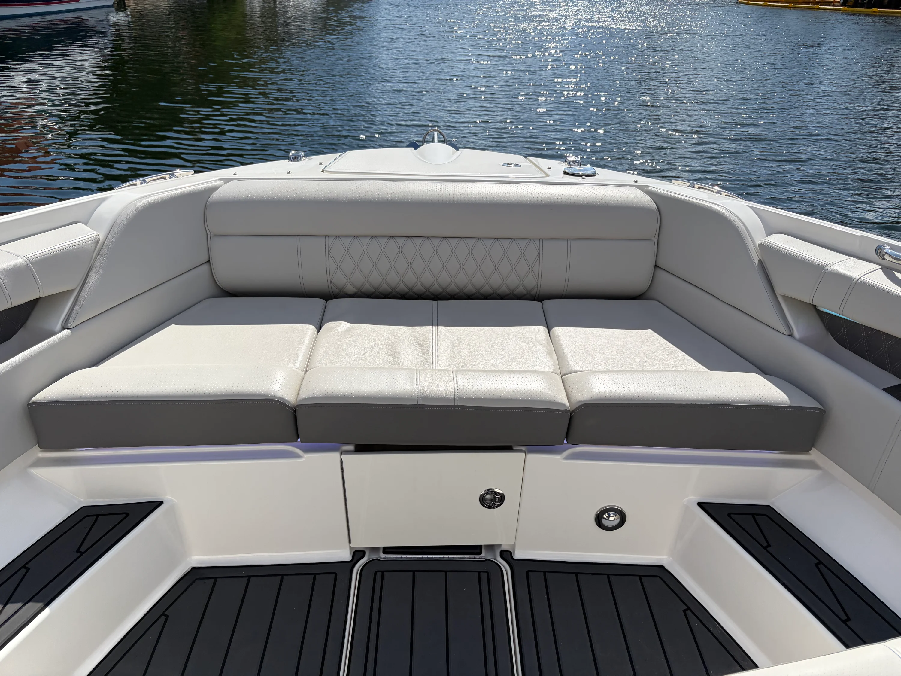 2023 Sea Ray 350 SLX OB Image Thumbnail #28