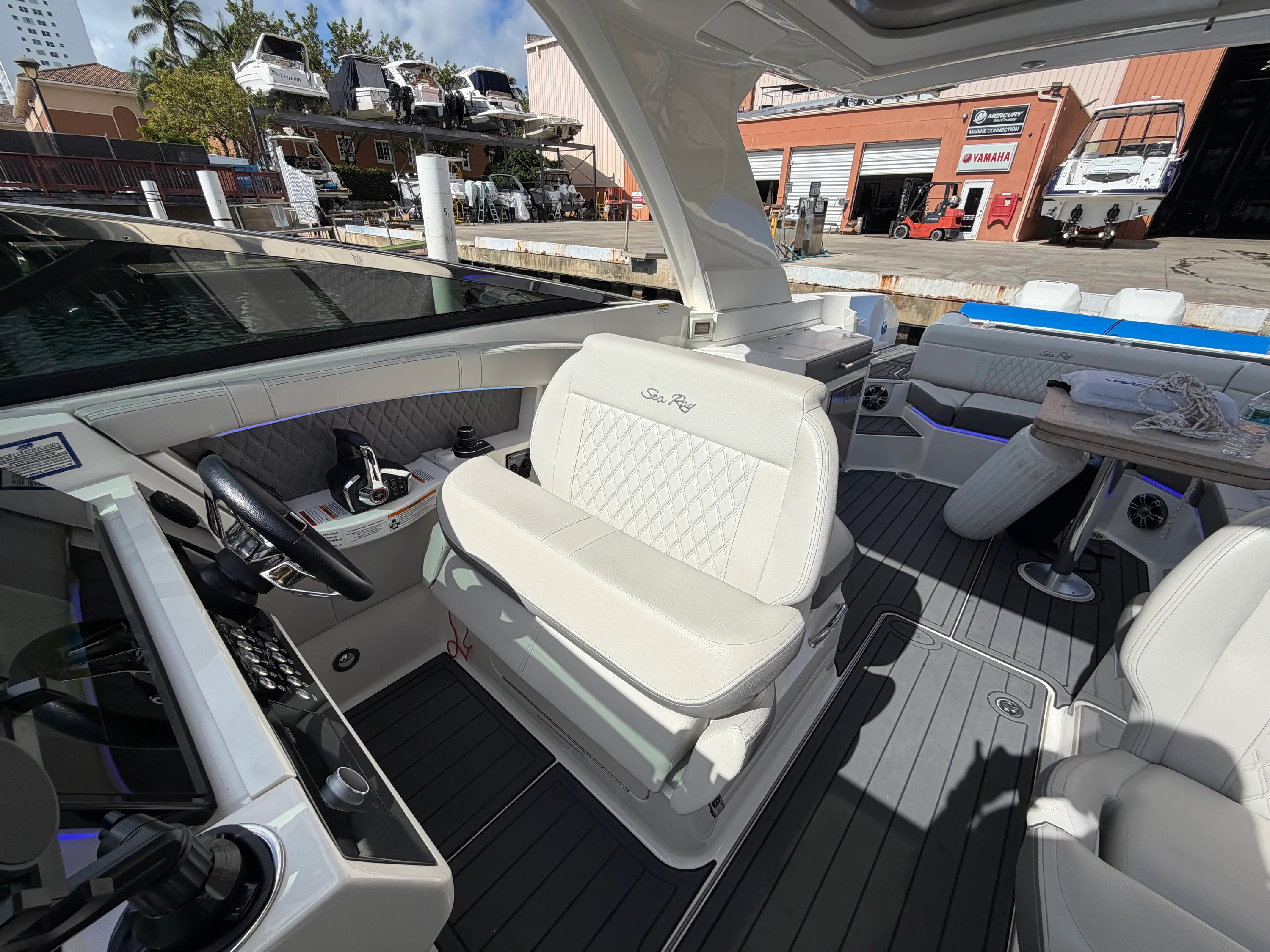 2023 Sea Ray 350 SLX OB Image Thumbnail #25