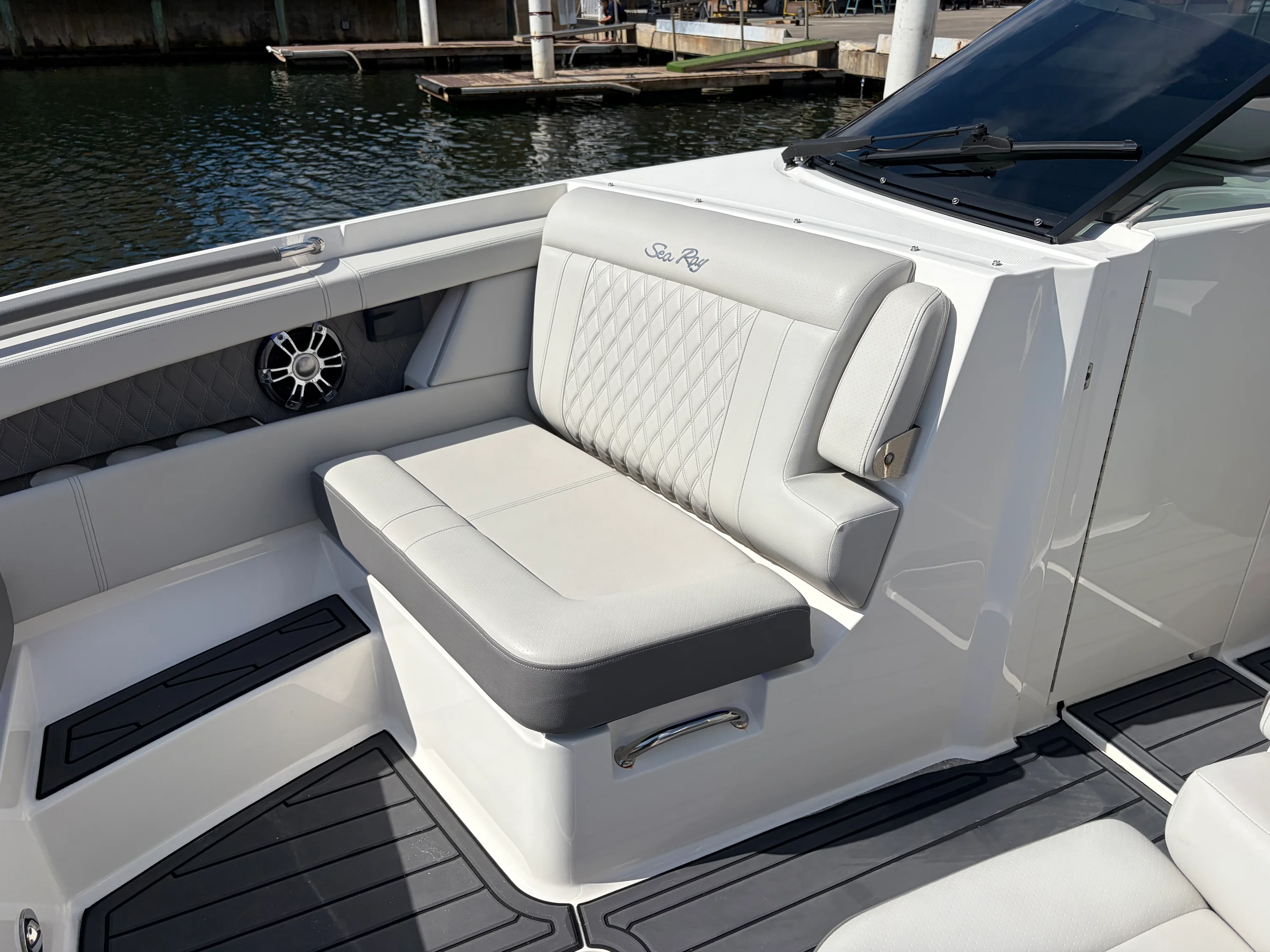 2023 Sea Ray 350 SLX OB Image Thumbnail #31