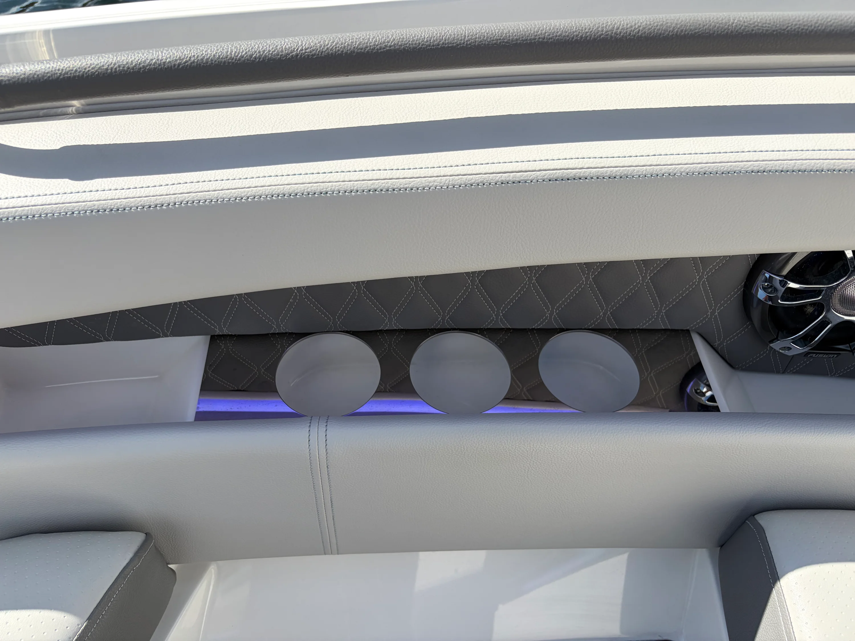 2023 Sea Ray 350 SLX OB Image Thumbnail #32