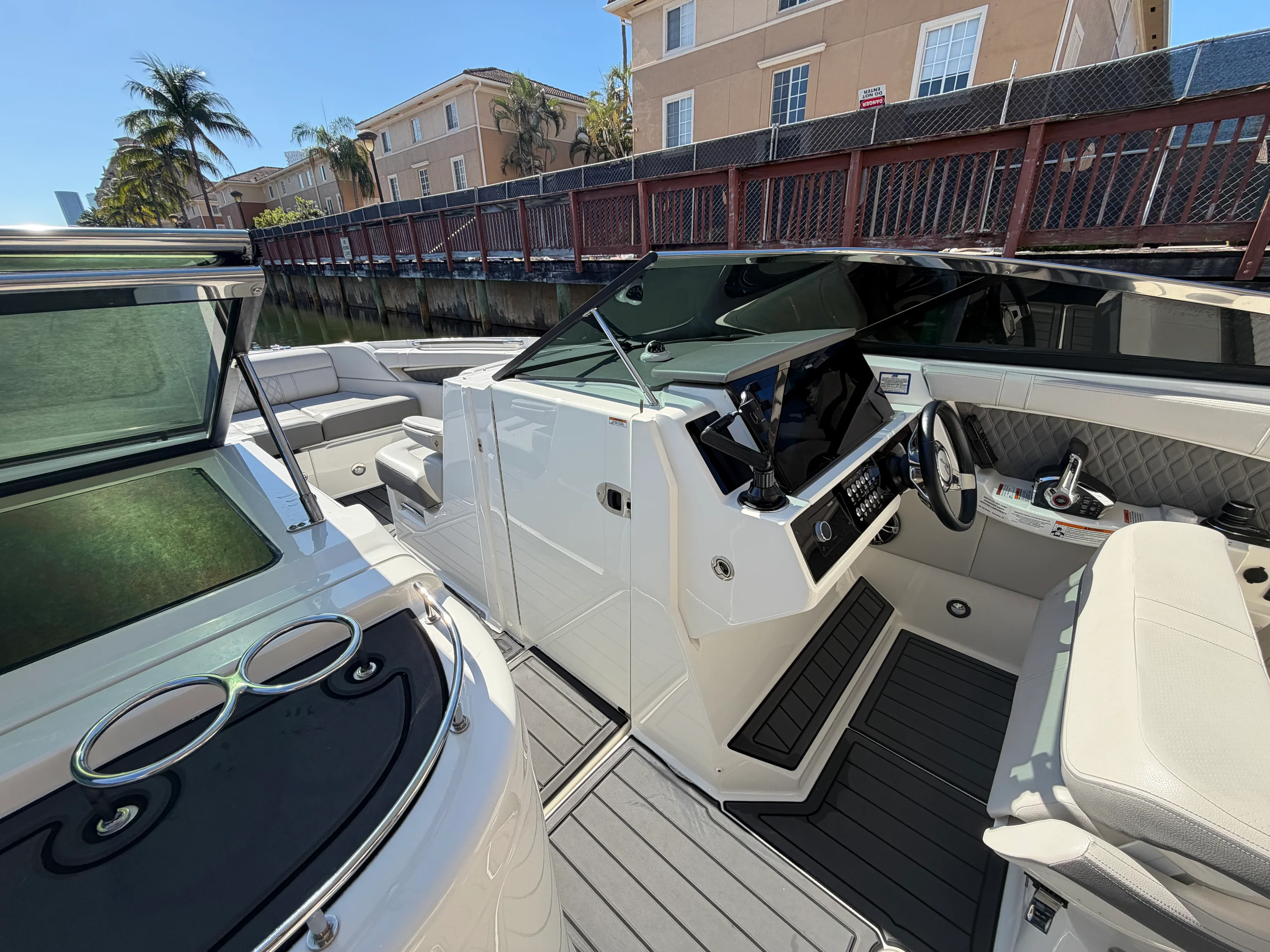 2023 Sea Ray 350 SLX OB Image Thumbnail #67