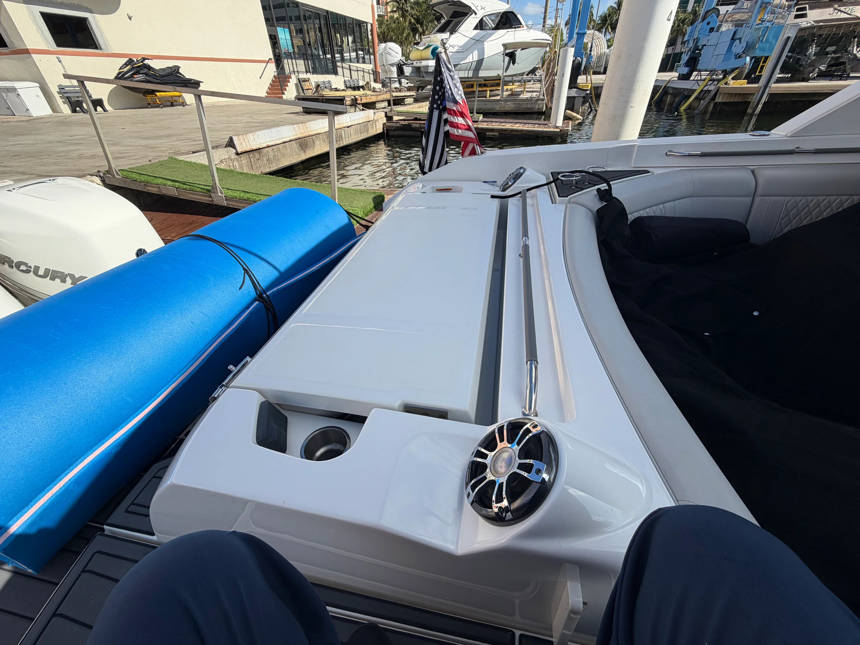 2023 Sea Ray 350 SLX OB Image Thumbnail #6