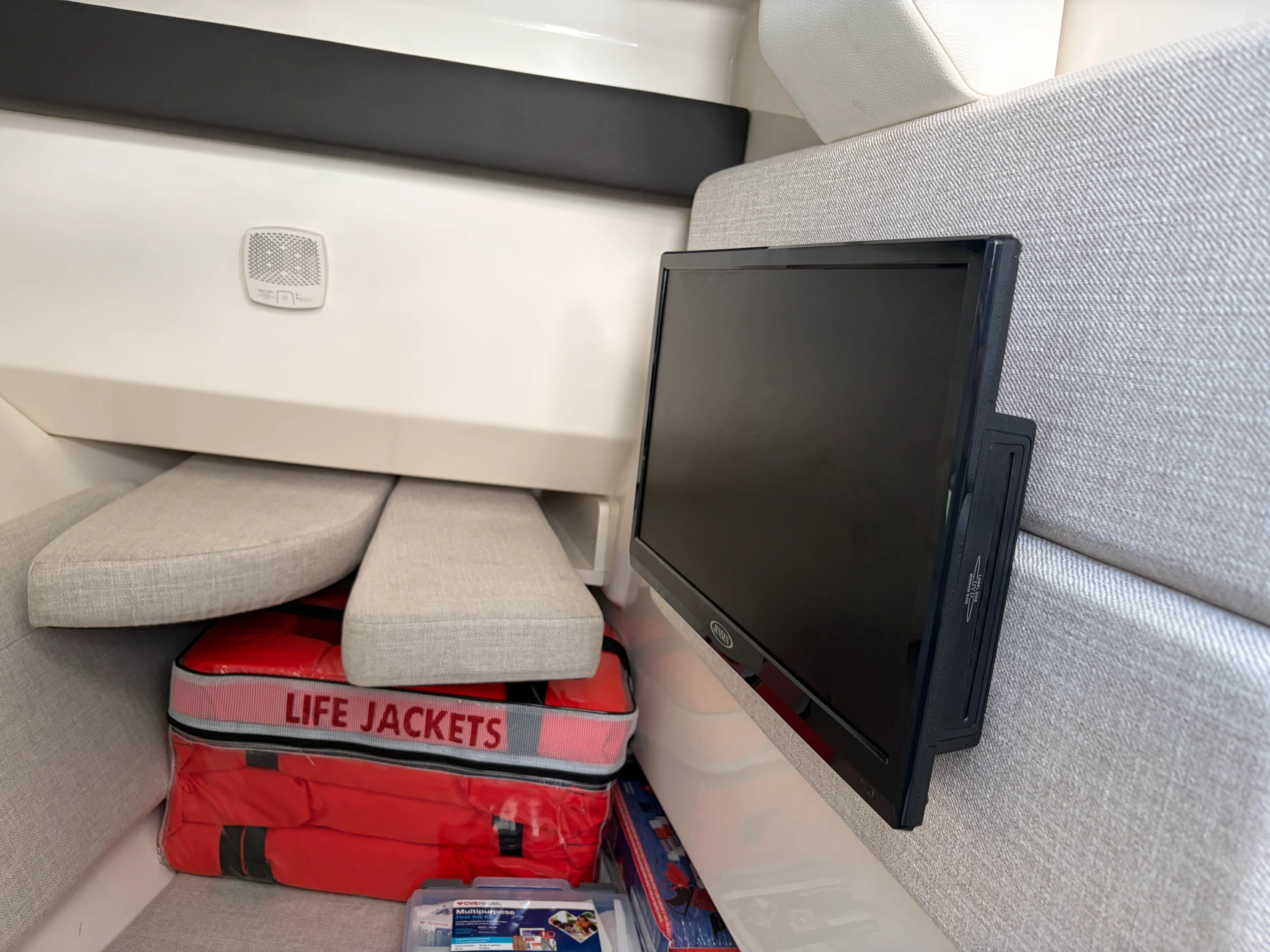 2023 Sea Ray 350 SLX OB Image Thumbnail #74