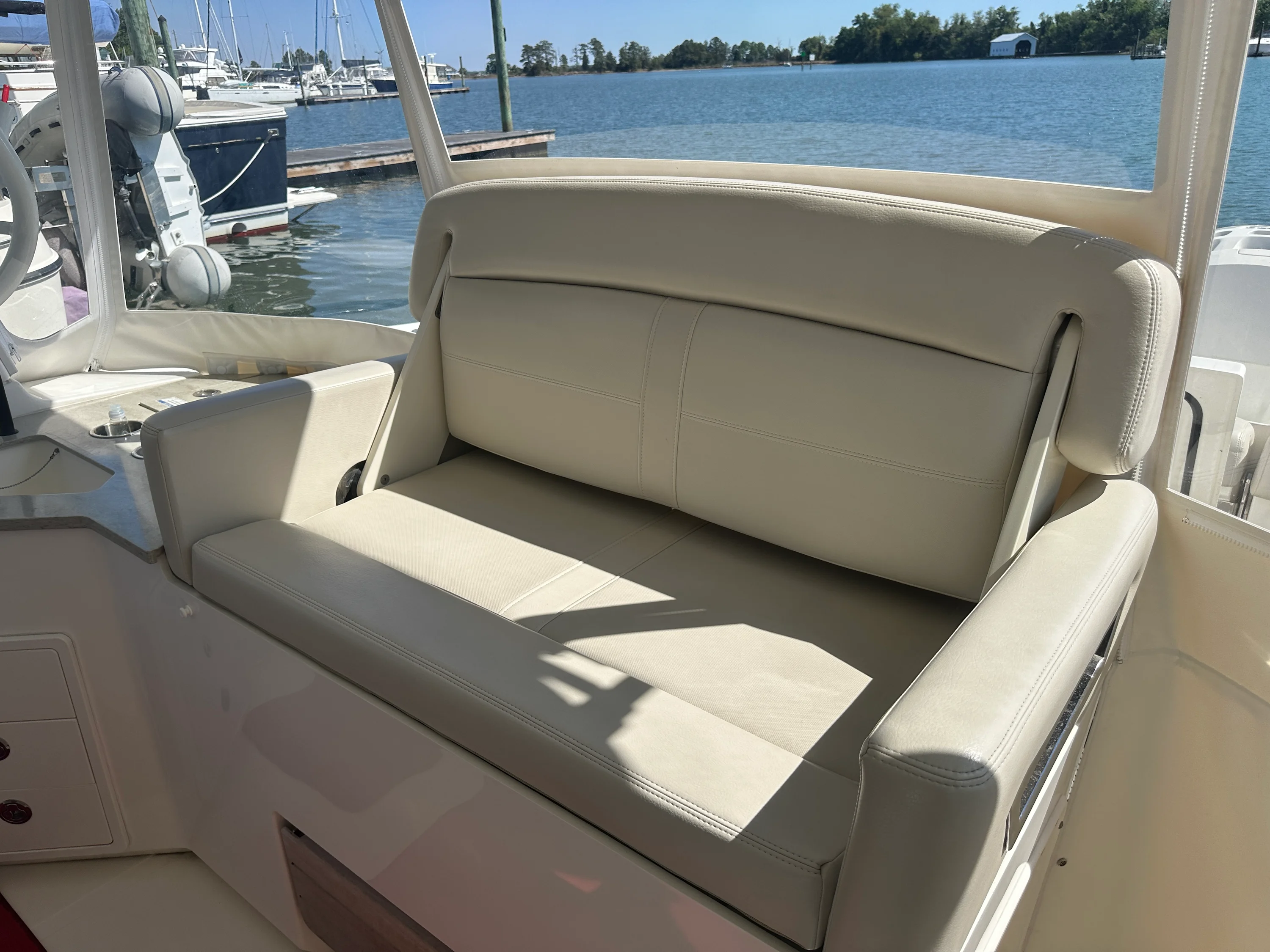2019 Boston Whaler 350 Realm Image Thumbnail #20