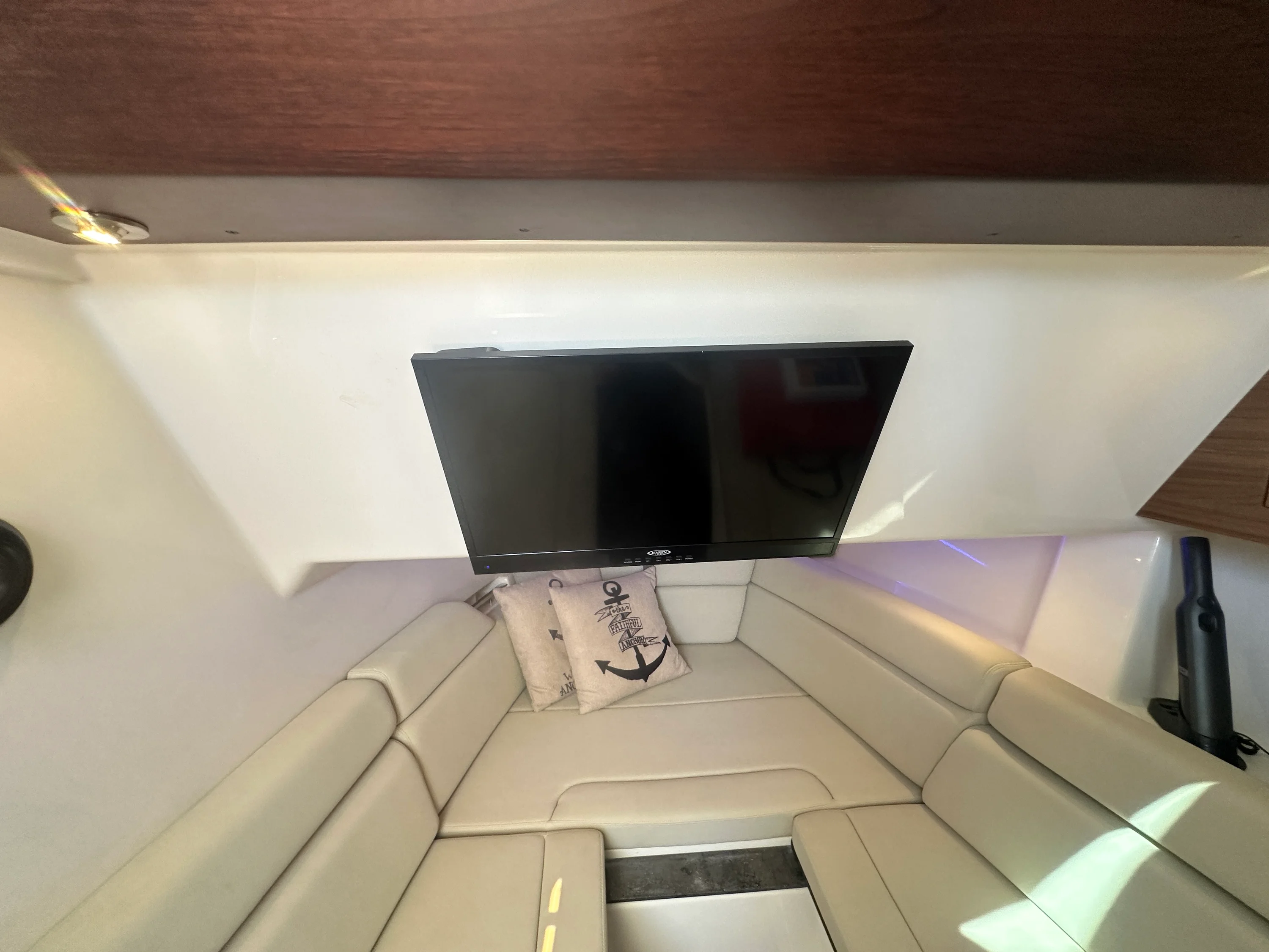 2019 Boston Whaler 350 Realm Image Thumbnail #36