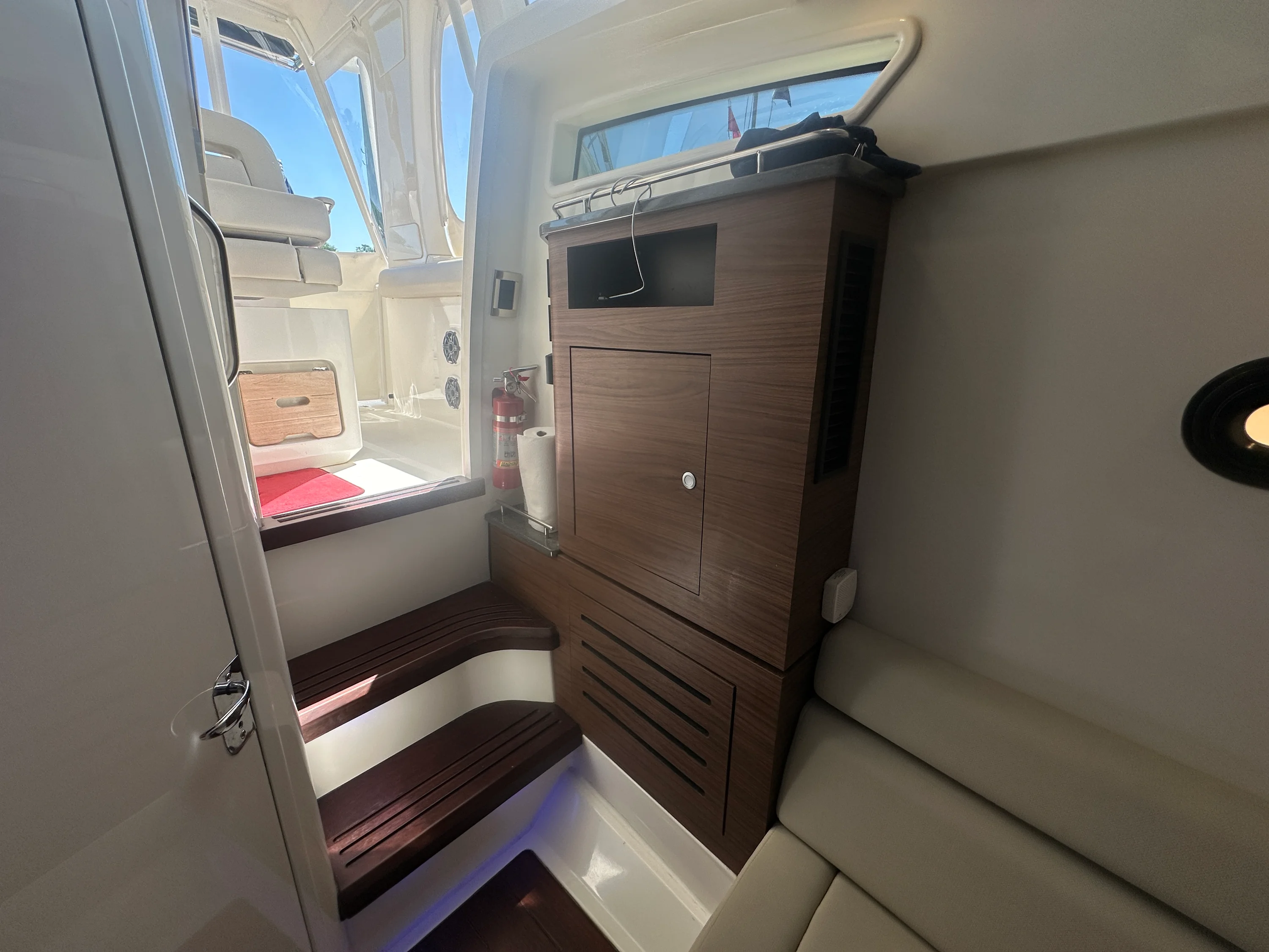 2019 Boston Whaler 350 Realm Image Thumbnail #35