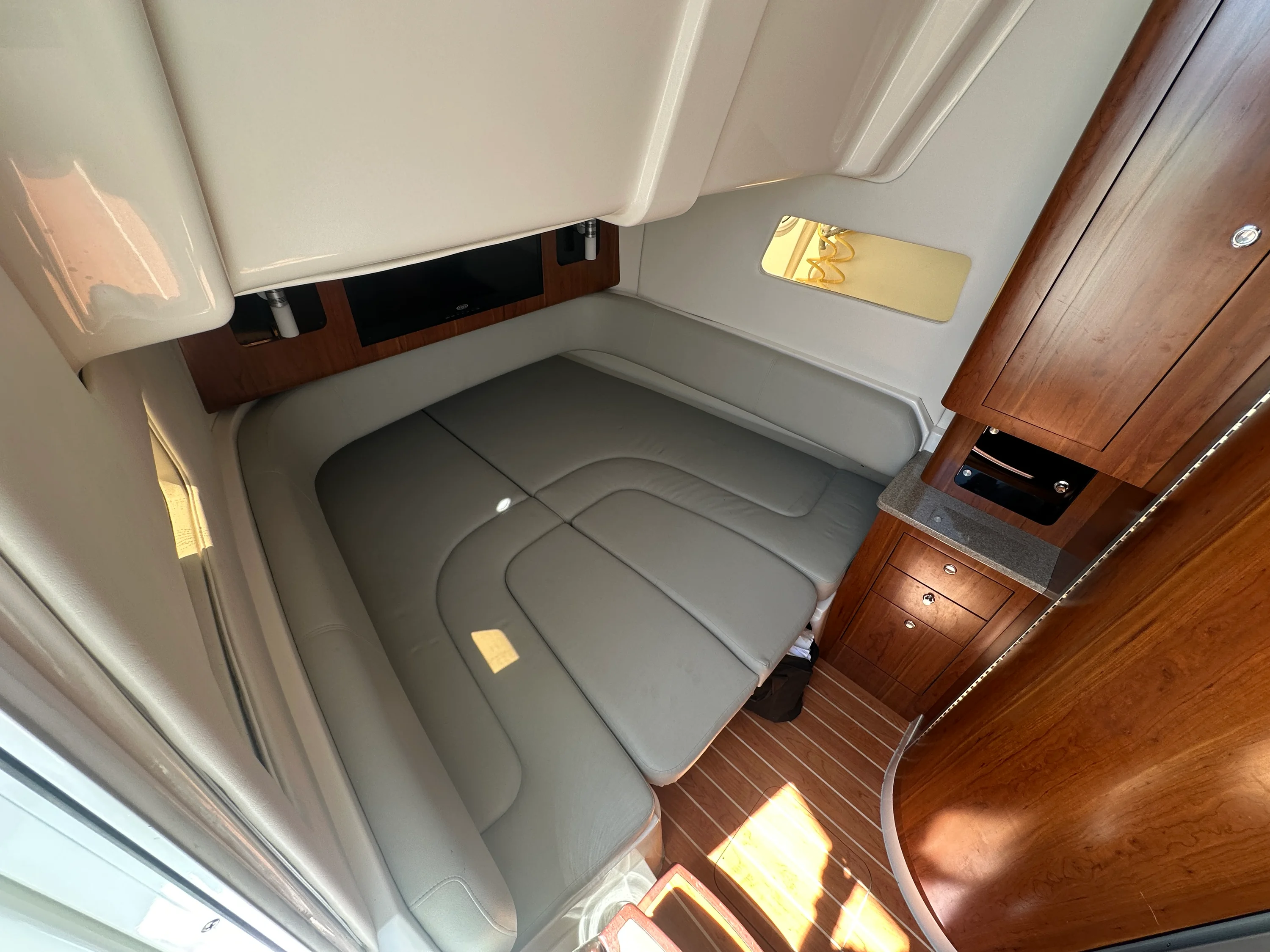 2019 Regulator 41 Image Thumbnail #19