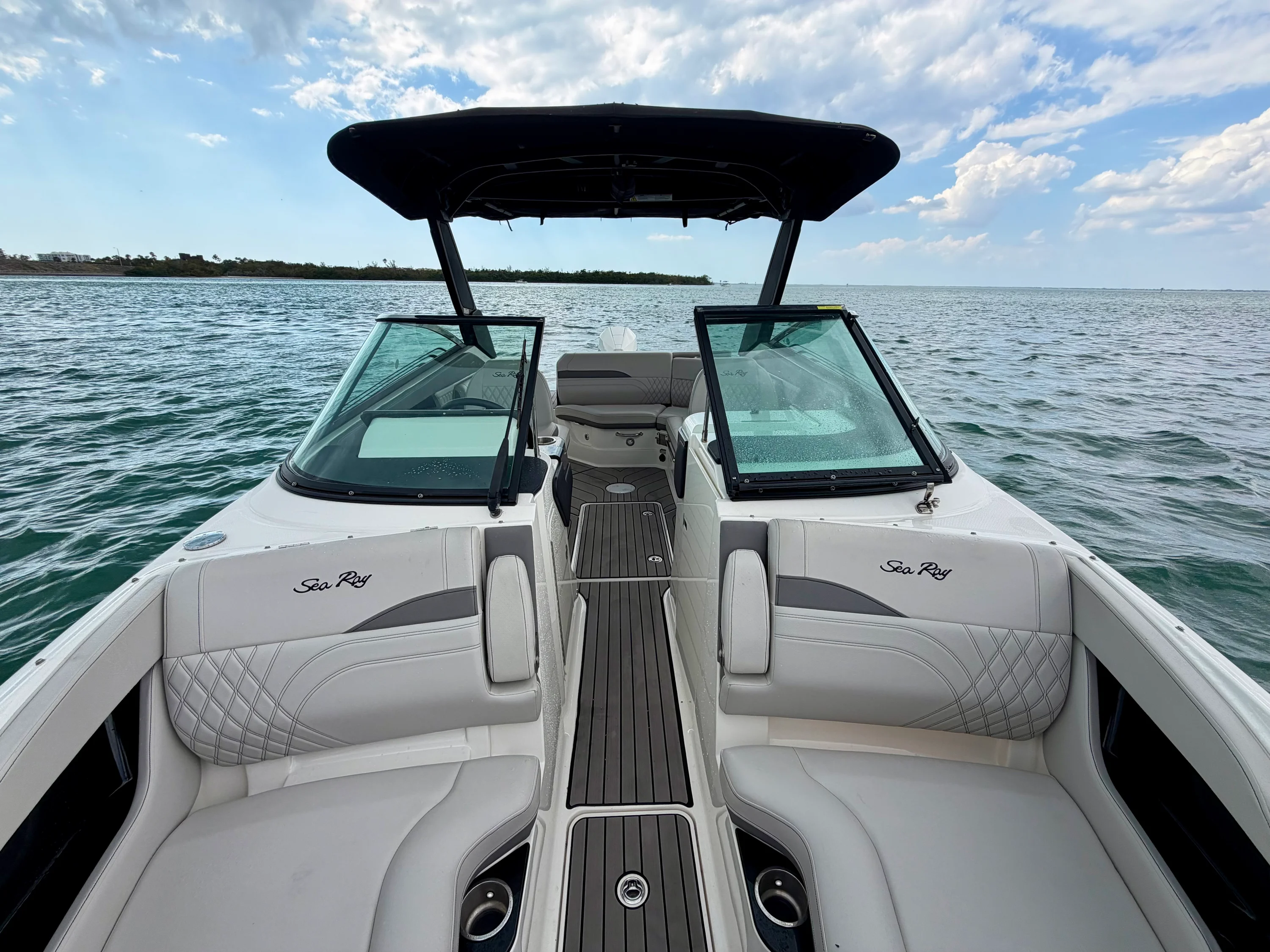 2023 Sea Ray 260 SLX OB Image Thumbnail #11