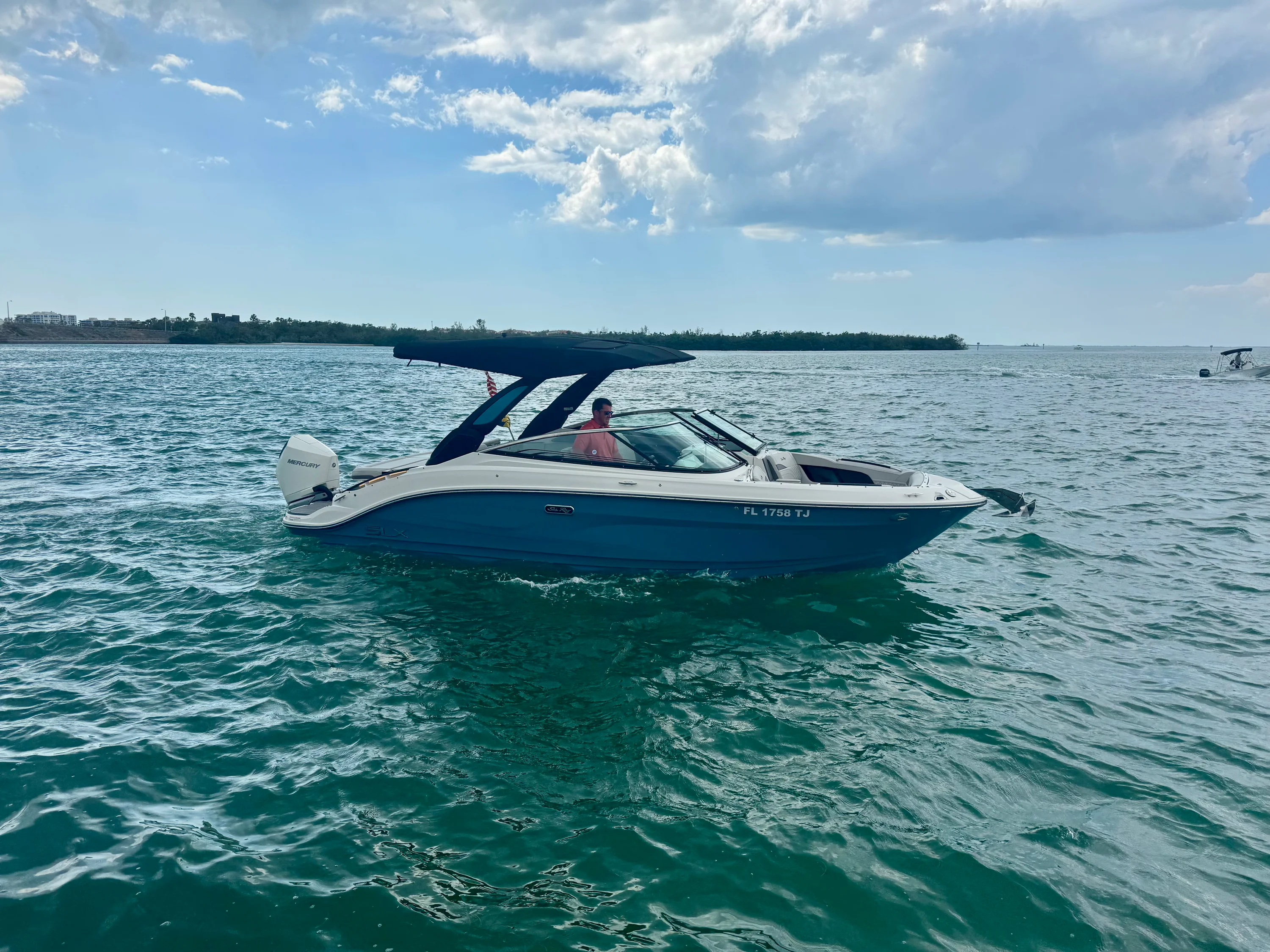 2023 Sea Ray 260 SLX OB Image Thumbnail #1