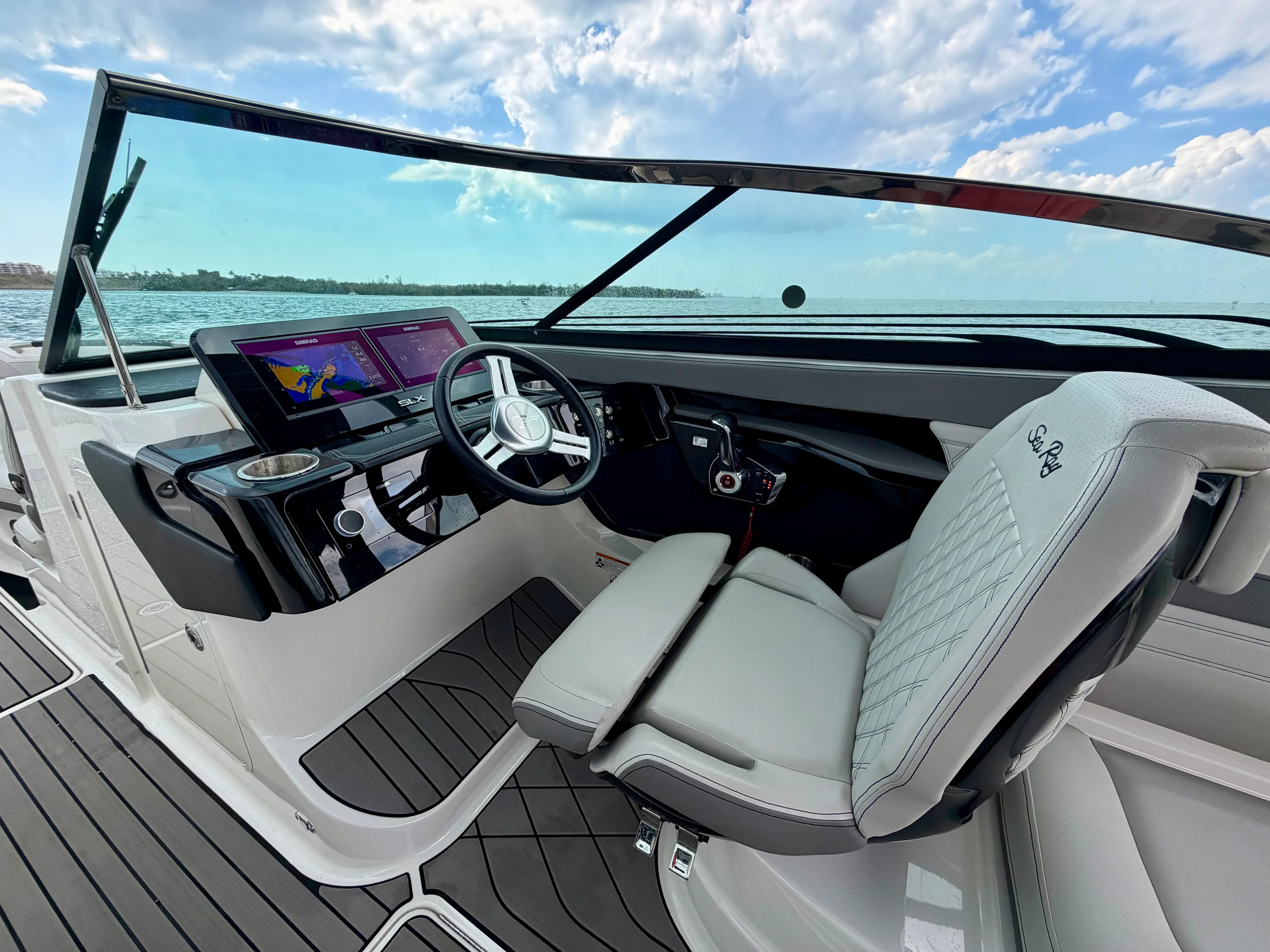 2023 Sea Ray 260 SLX OB Image Thumbnail #18