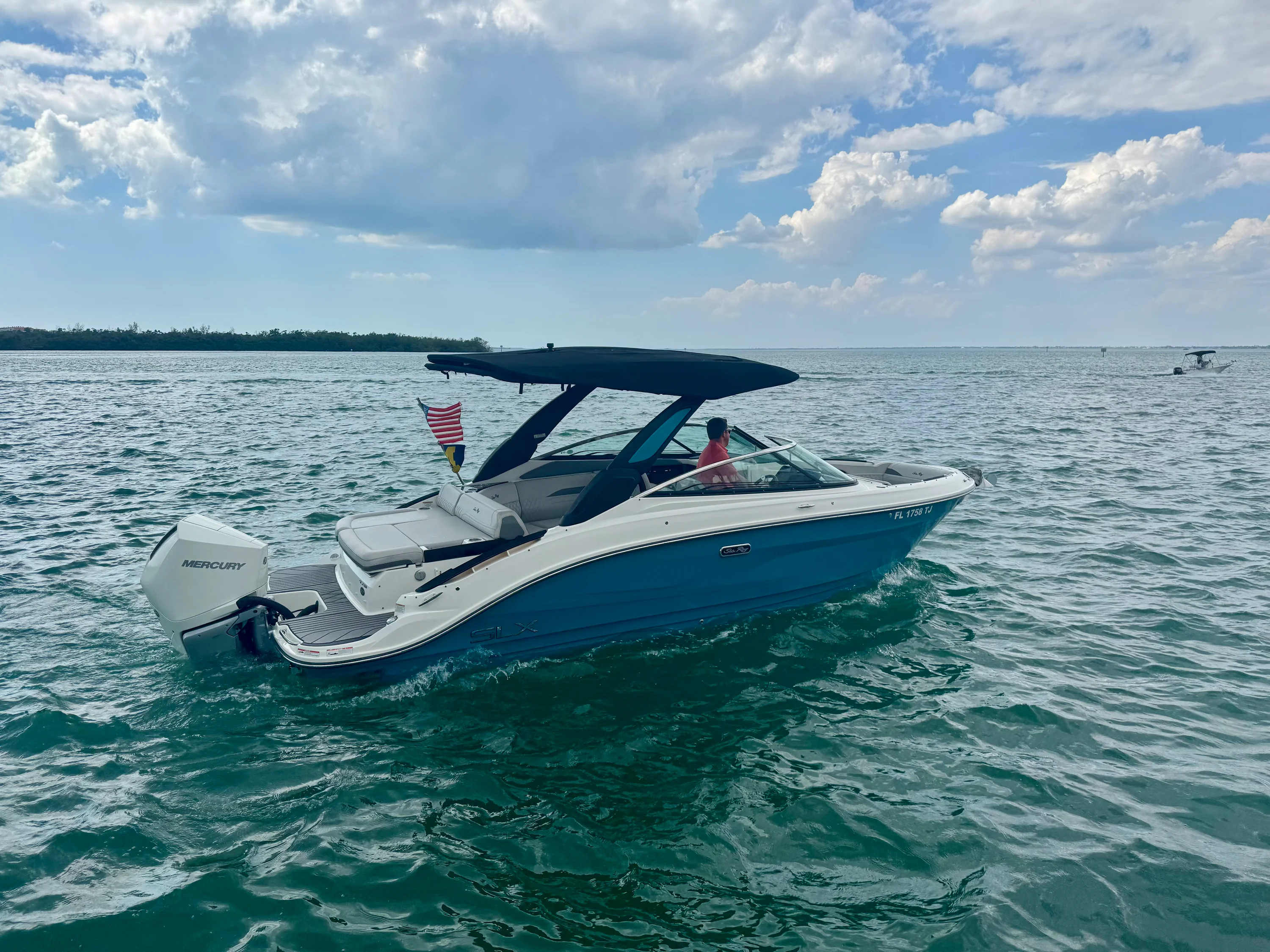 2023 Sea Ray 260 SLX OB Image Thumbnail #2