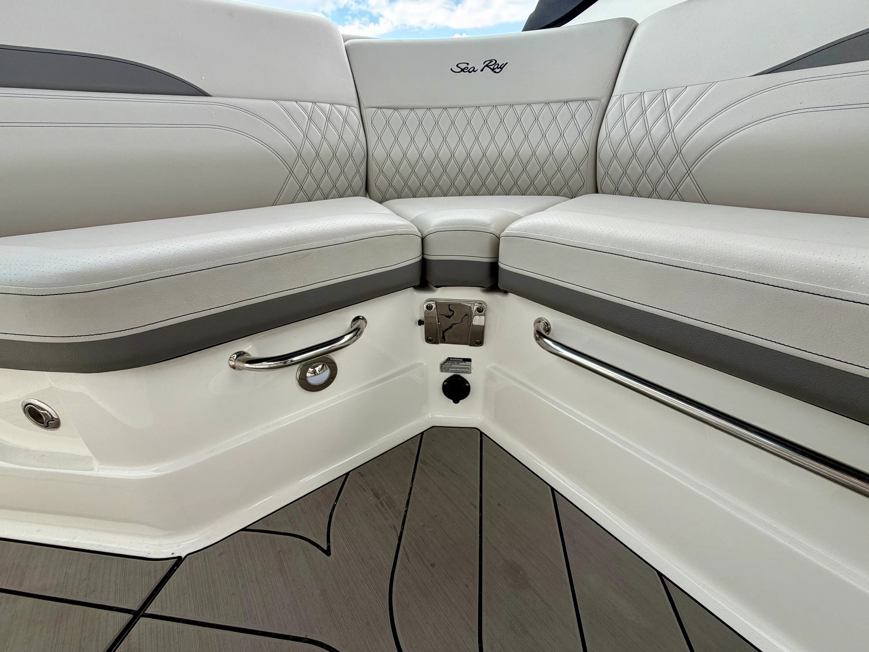 2023 Sea Ray 260 SLX OB Image Thumbnail #16
