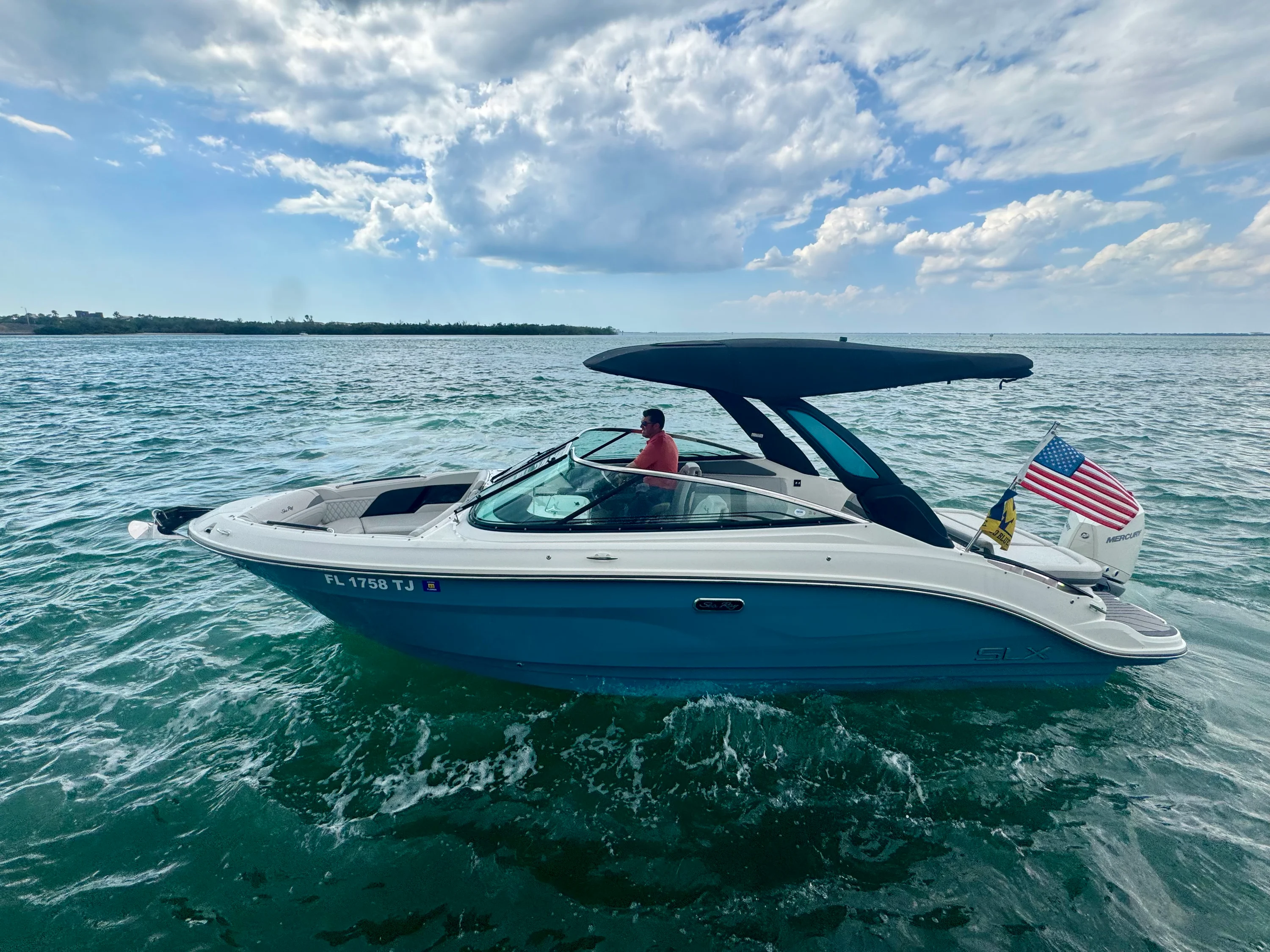 2023 Sea Ray 260 SLX OB Image Thumbnail #9
