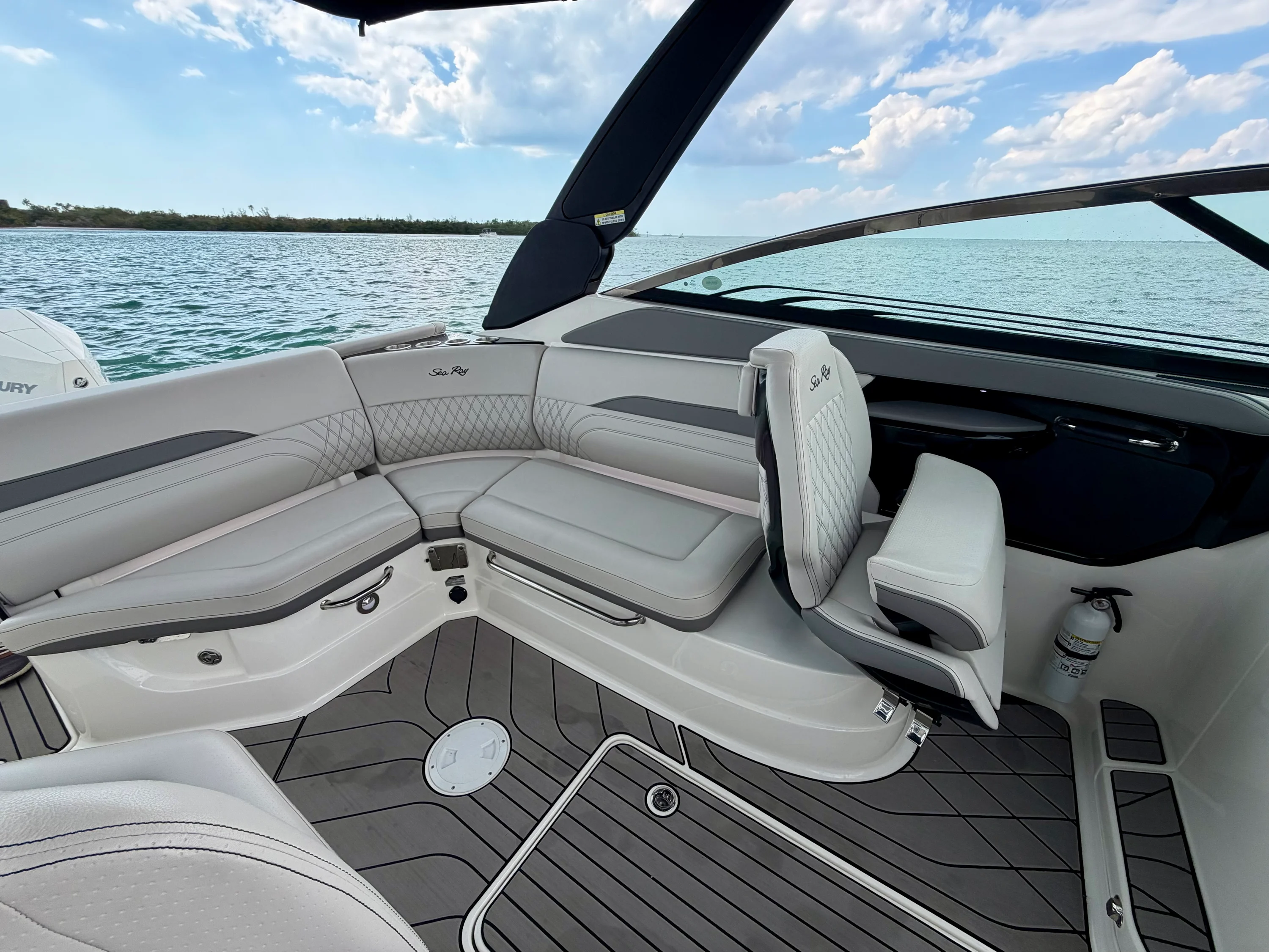 2023 Sea Ray 260 SLX OB Image Thumbnail #14