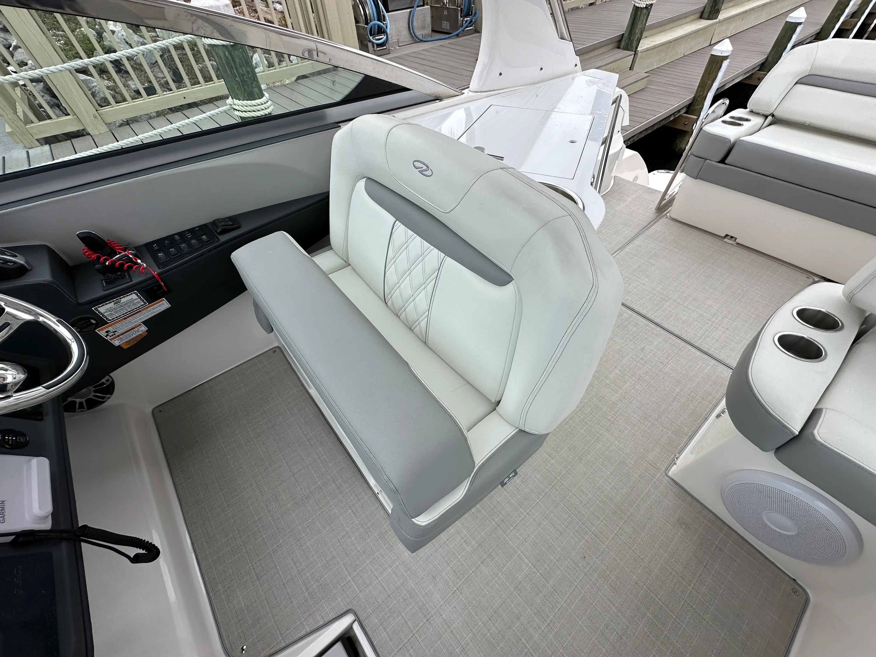 2023 Regal 33 XO Image Thumbnail #11