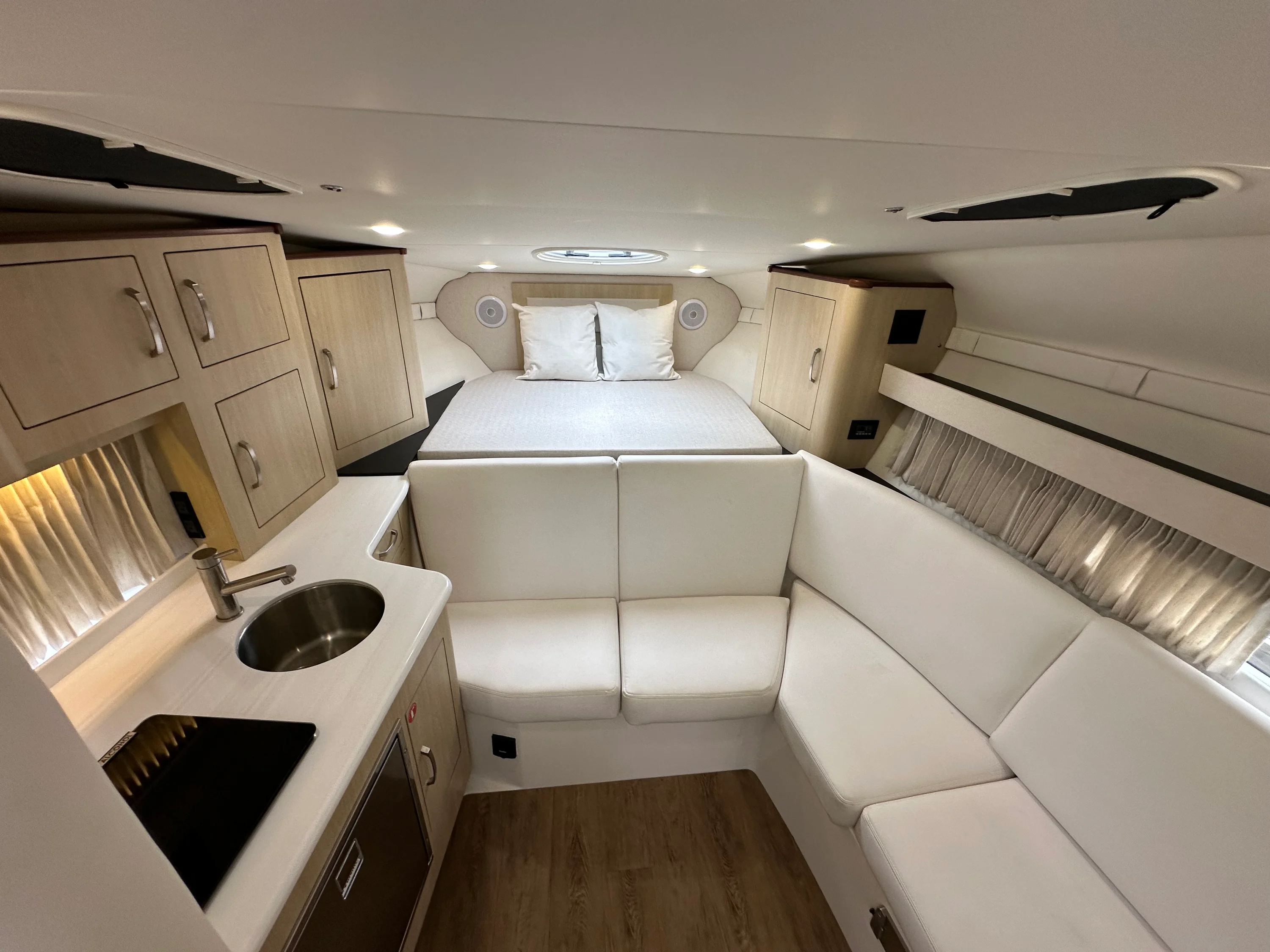 2023 Regal 33 XO Image Thumbnail #20