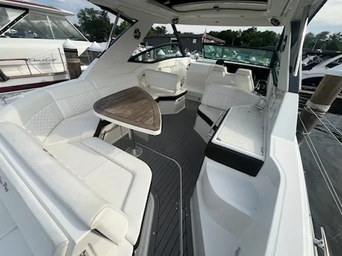 2020 Sea Ray 320 DA Image Thumbnail #13