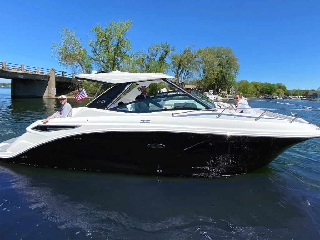2020 Sea Ray 320 DA Image Thumbnail #3