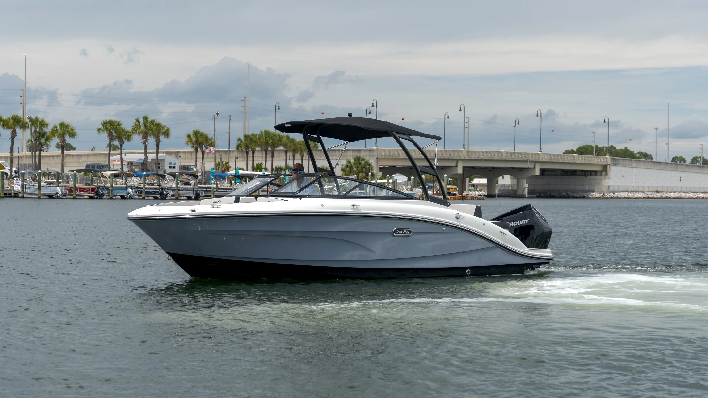 2026 Sea Ray SPX 210 Outboard Image Thumbnail #1