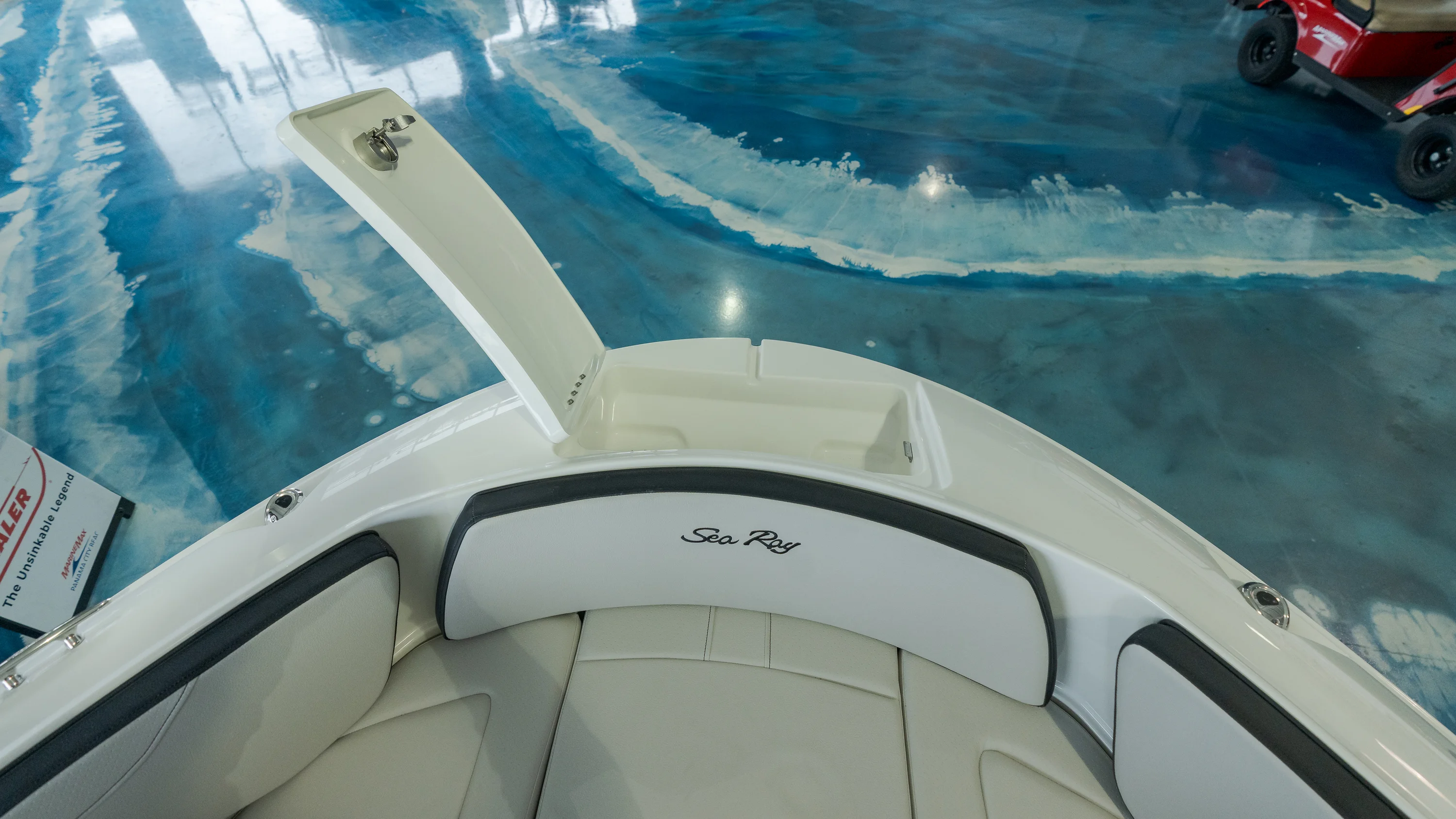 2026 Sea Ray SPX 210 Outboard Image Thumbnail #9