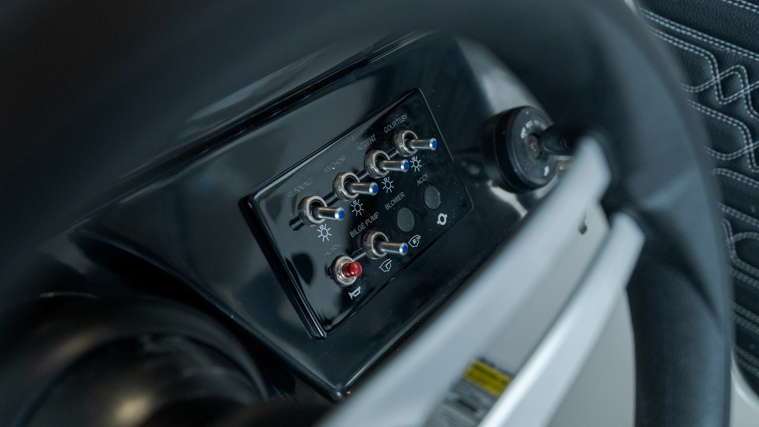 2026 Sea Ray SPX 210 Outboard Image Thumbnail #17
