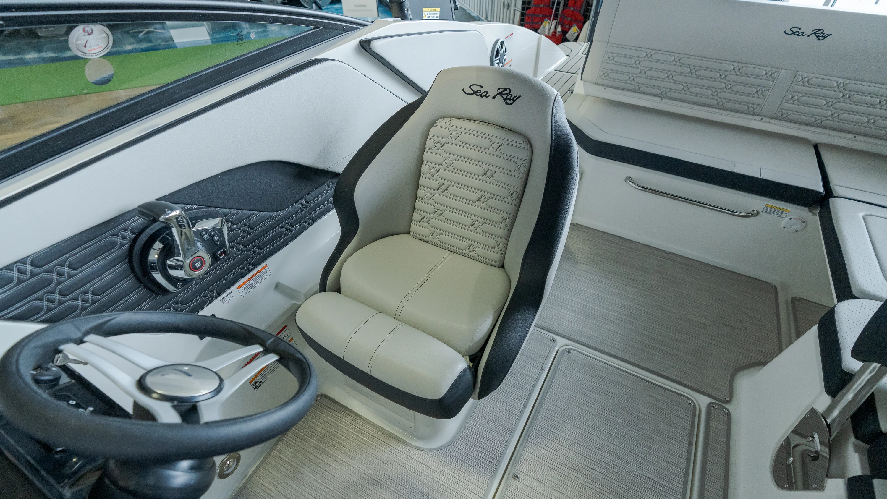 2026 Sea Ray SPX 210 Outboard Image Thumbnail #13
