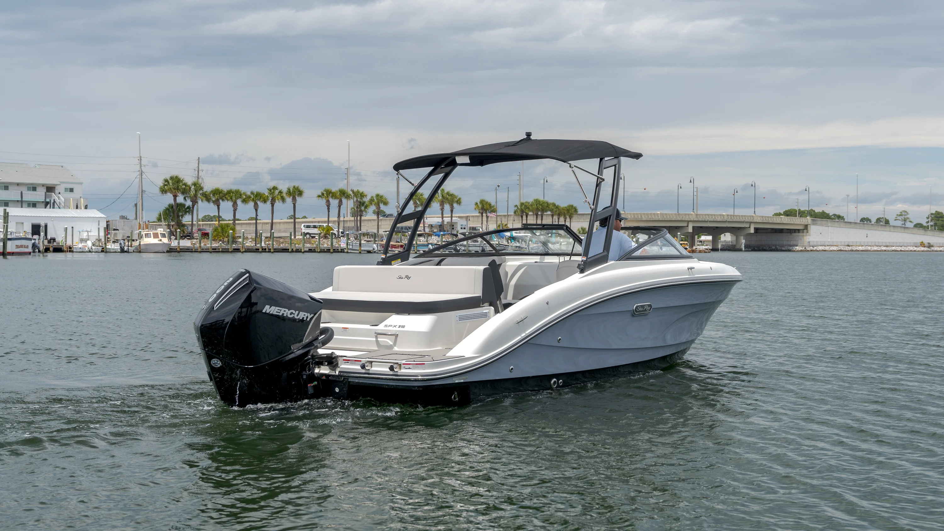2026 Sea Ray SPX 210 Outboard Image Thumbnail #5