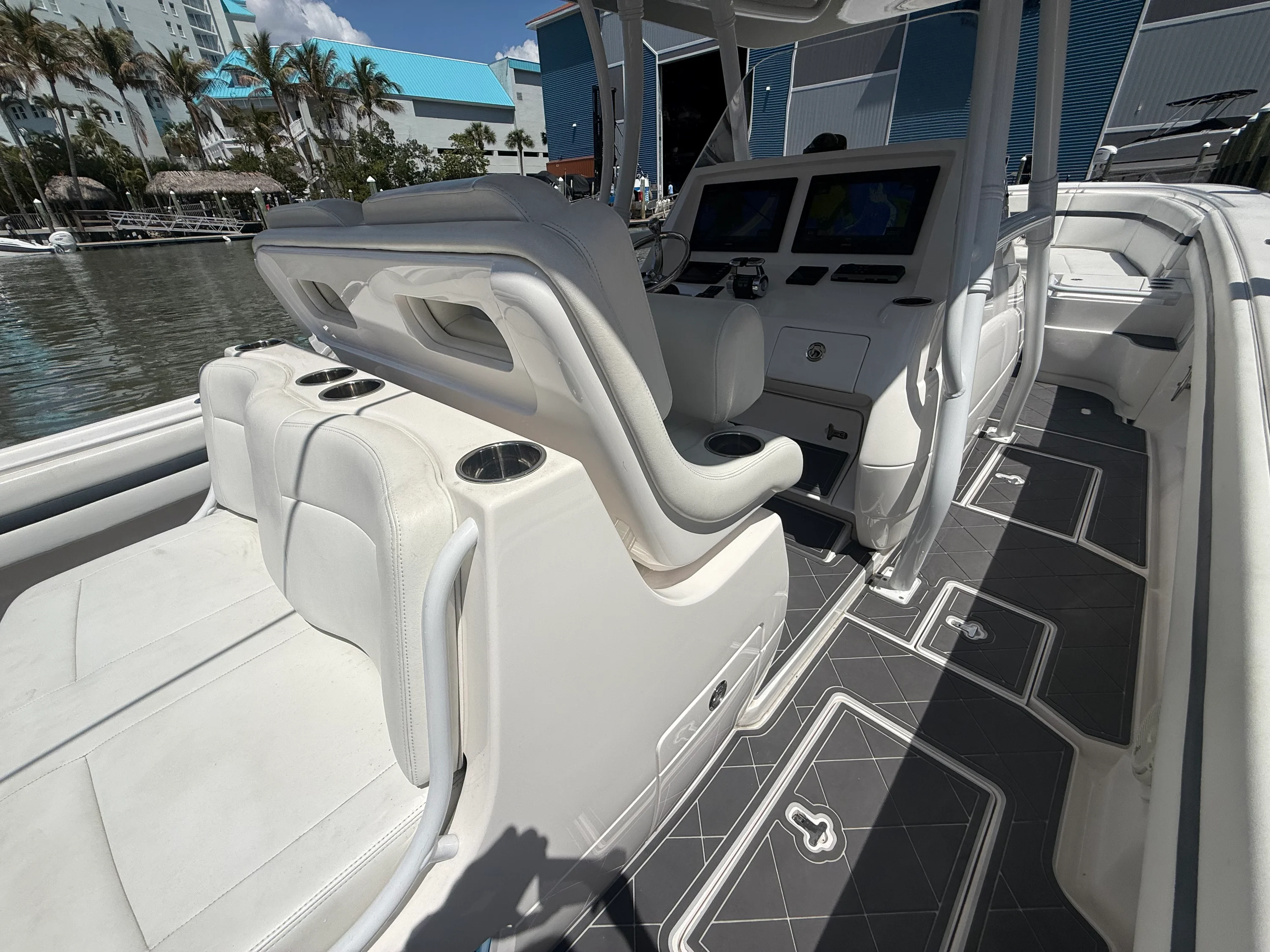 2018 Intrepid 375 CC Image Thumbnail #25