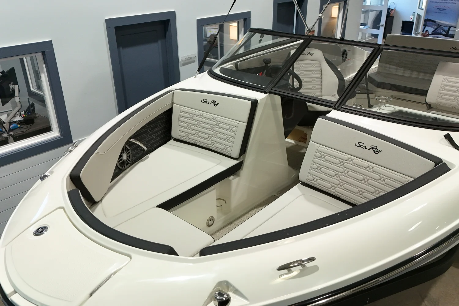 2026 Sea Ray SPX 210 Image Thumbnail #18