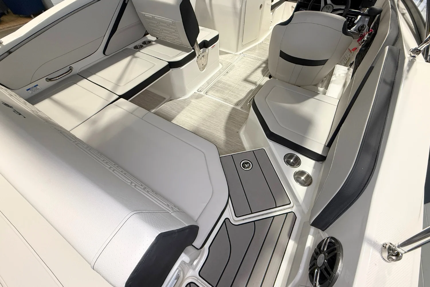 2026 Sea Ray SPX 210 Image Thumbnail #8